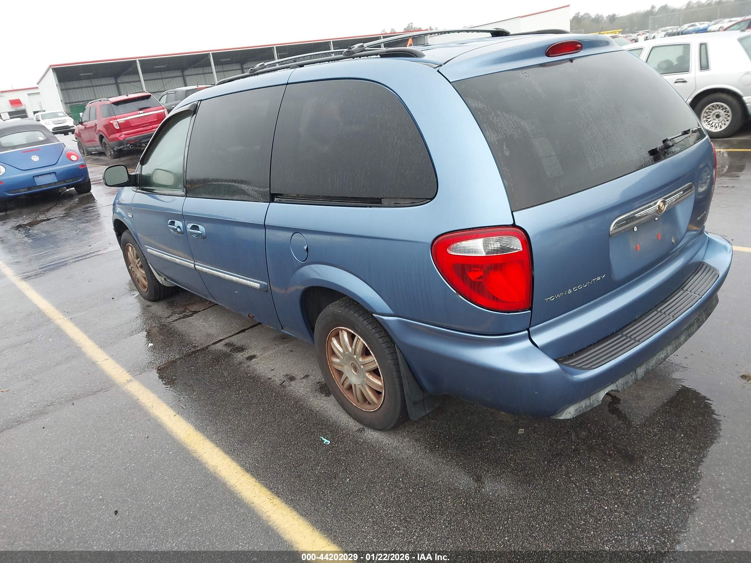 CHRYSLER TOWN image 3