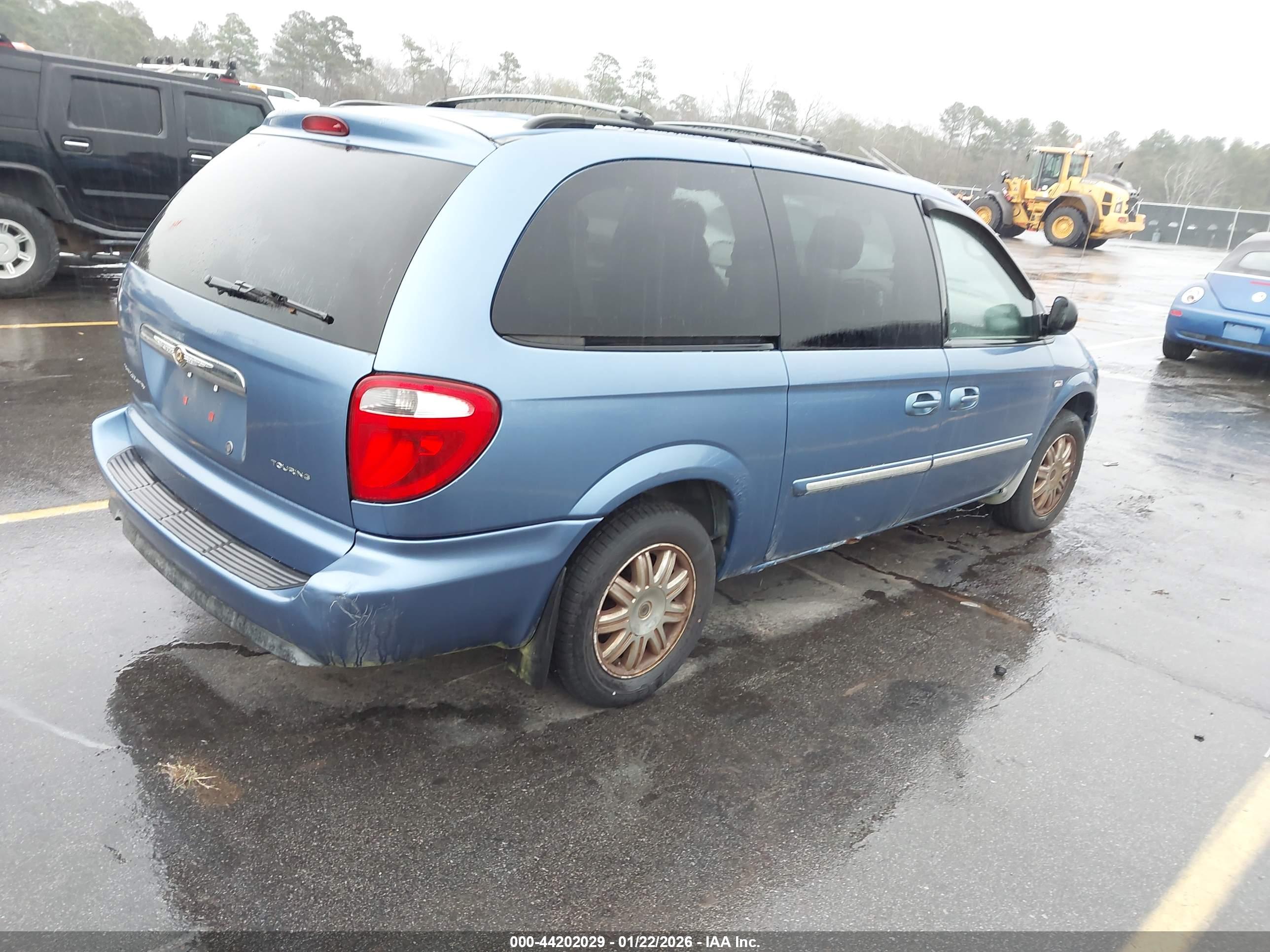 CHRYSLER TOWN image 4