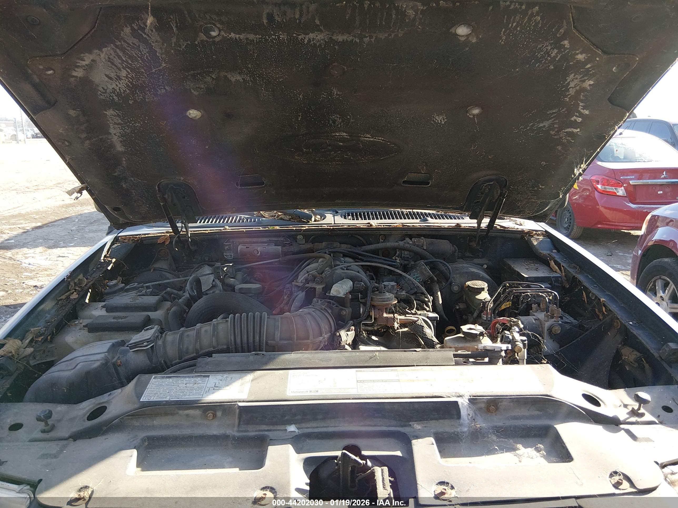 FORD EXPLORER image 10