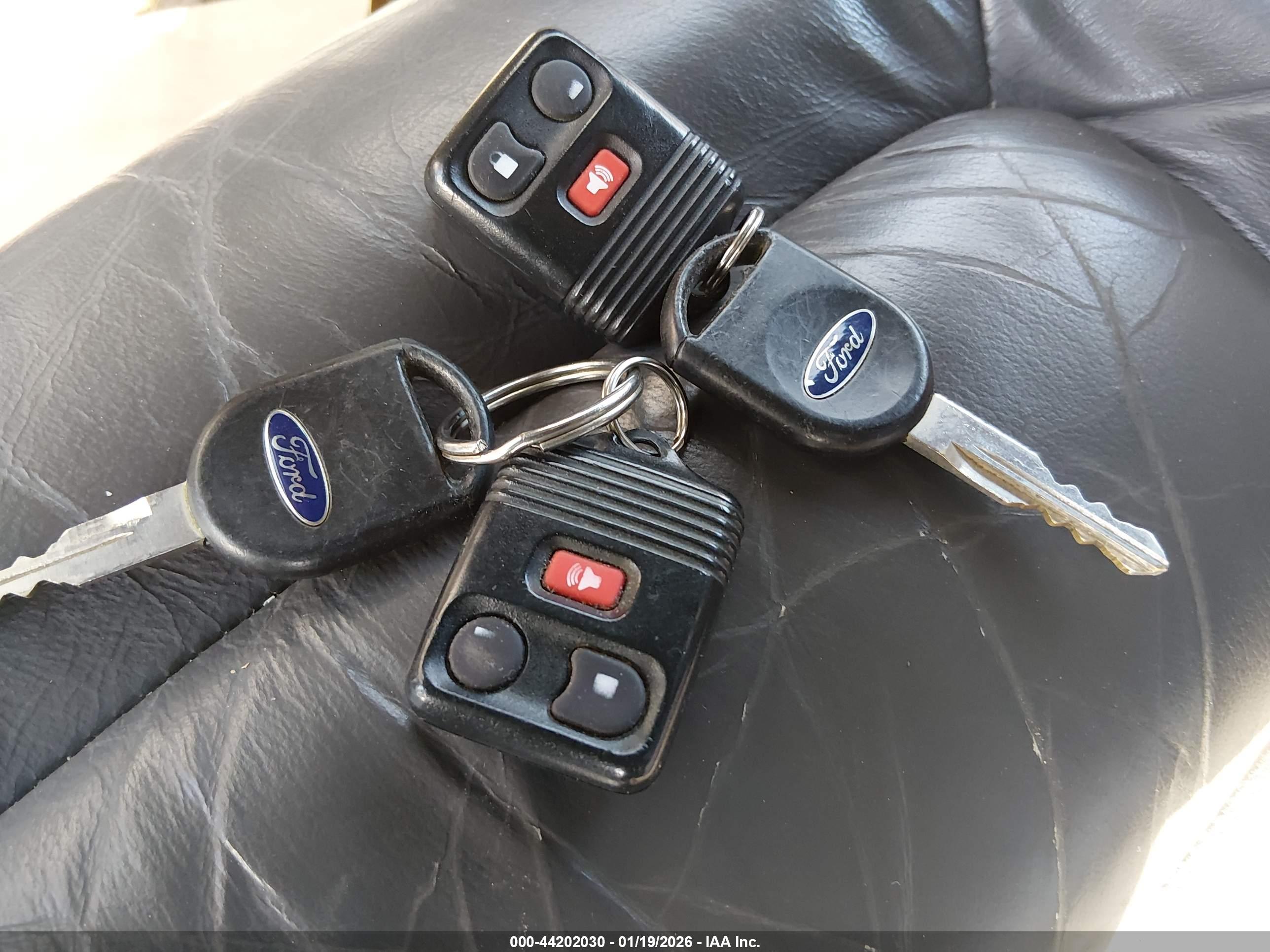 FORD EXPLORER image 11