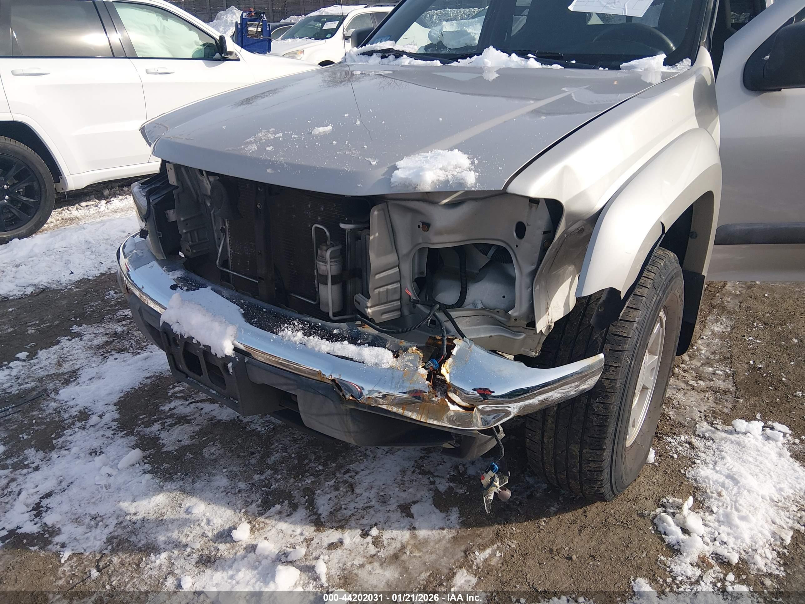 CHEVROLET COLORADO image 6
