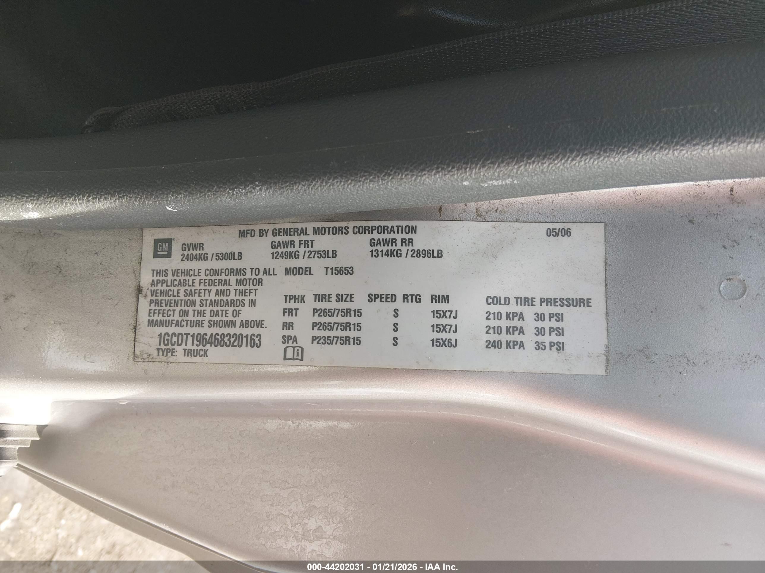 CHEVROLET COLORADO image 9