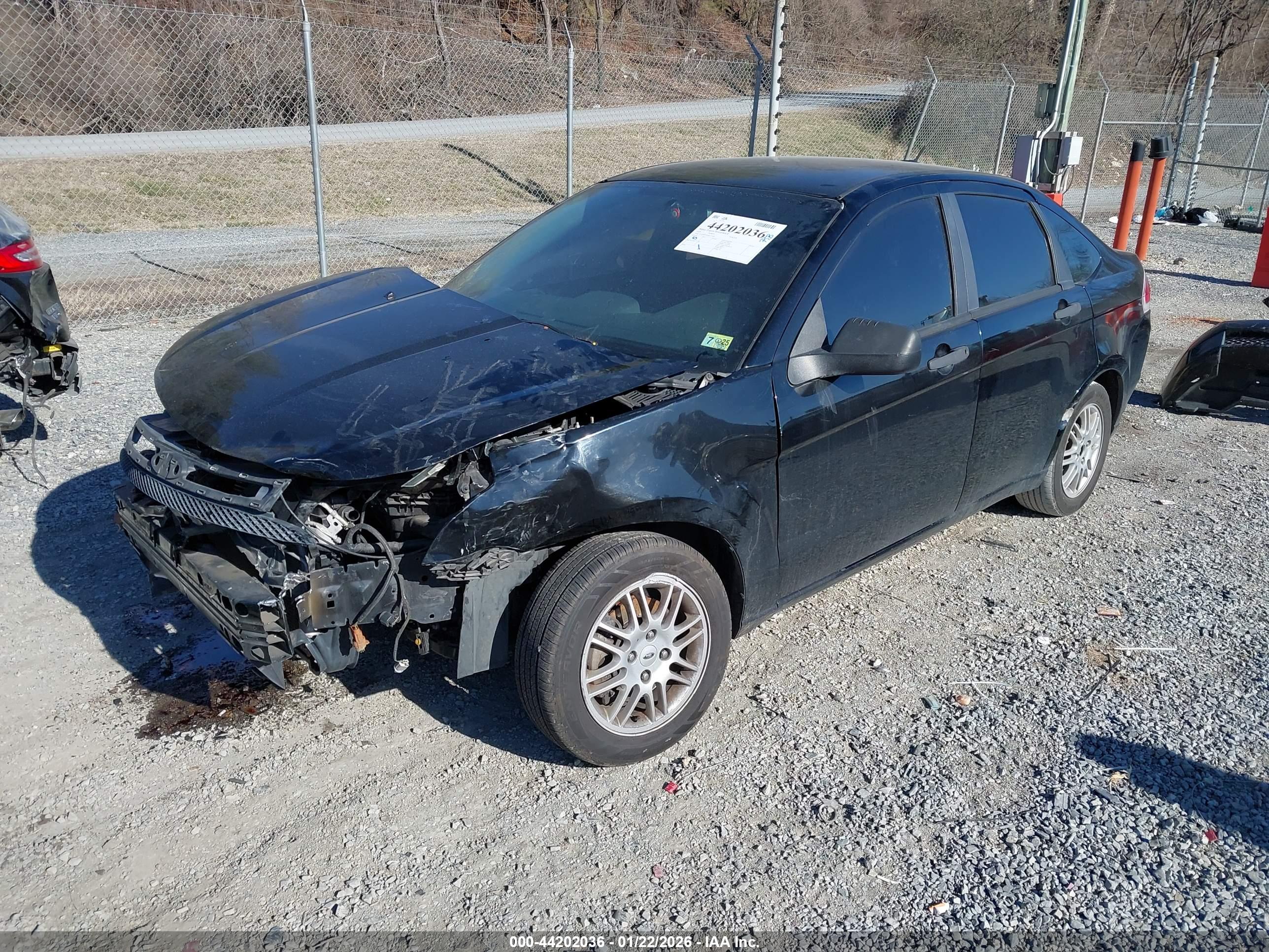 FORD FOCUS image 2