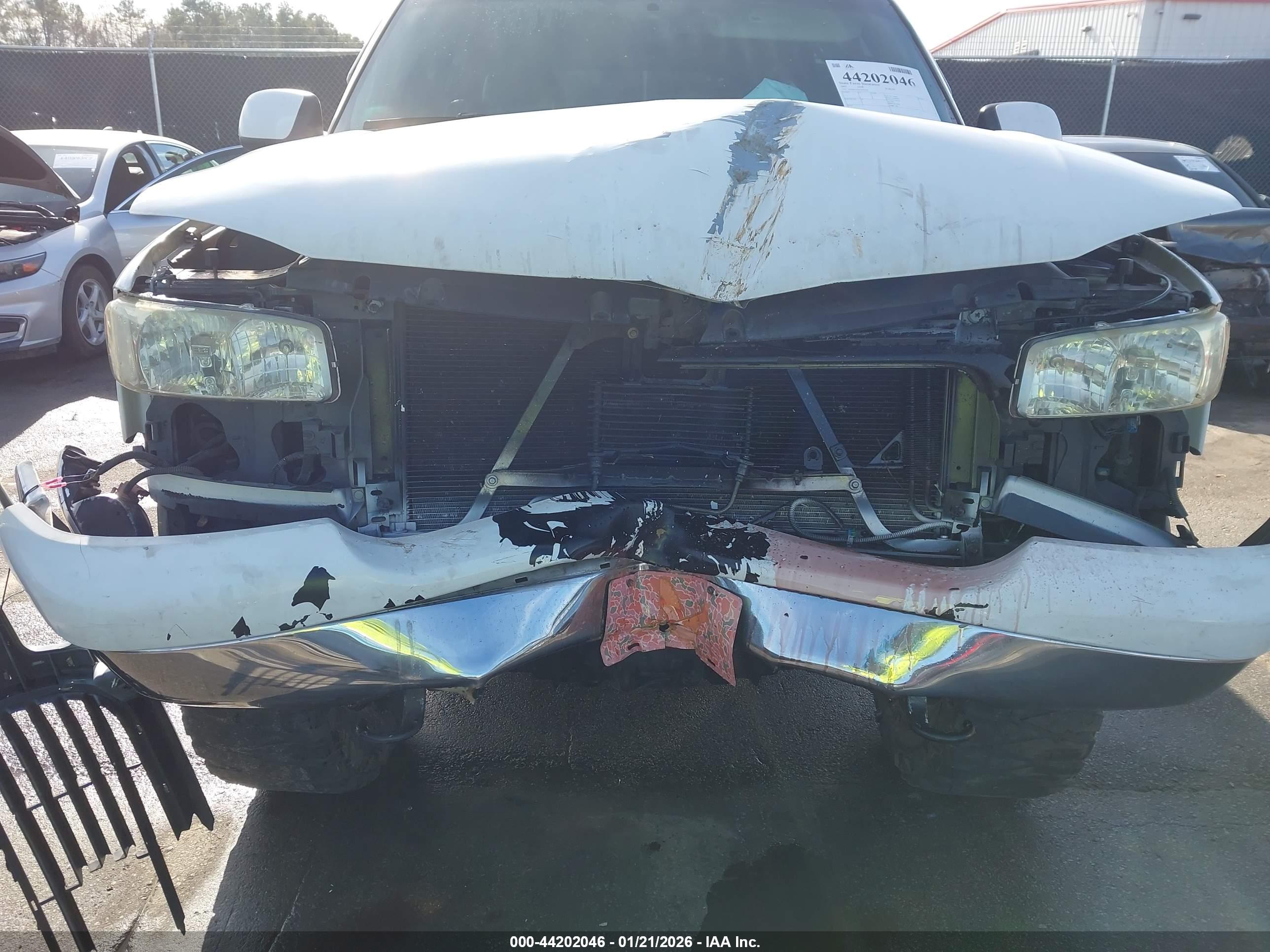 GMC YUKON image 6