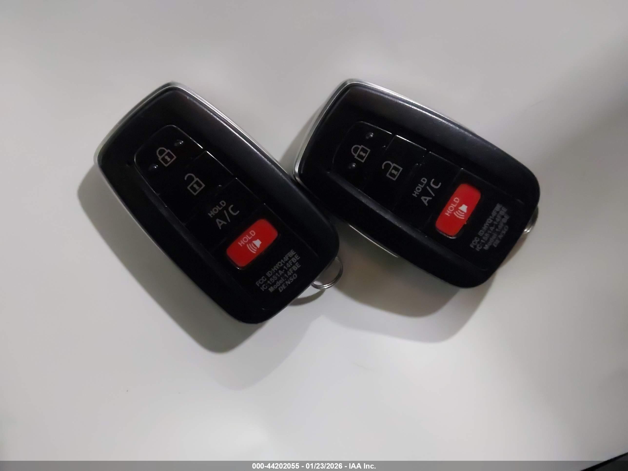 TOYOTA PRIUS image 11