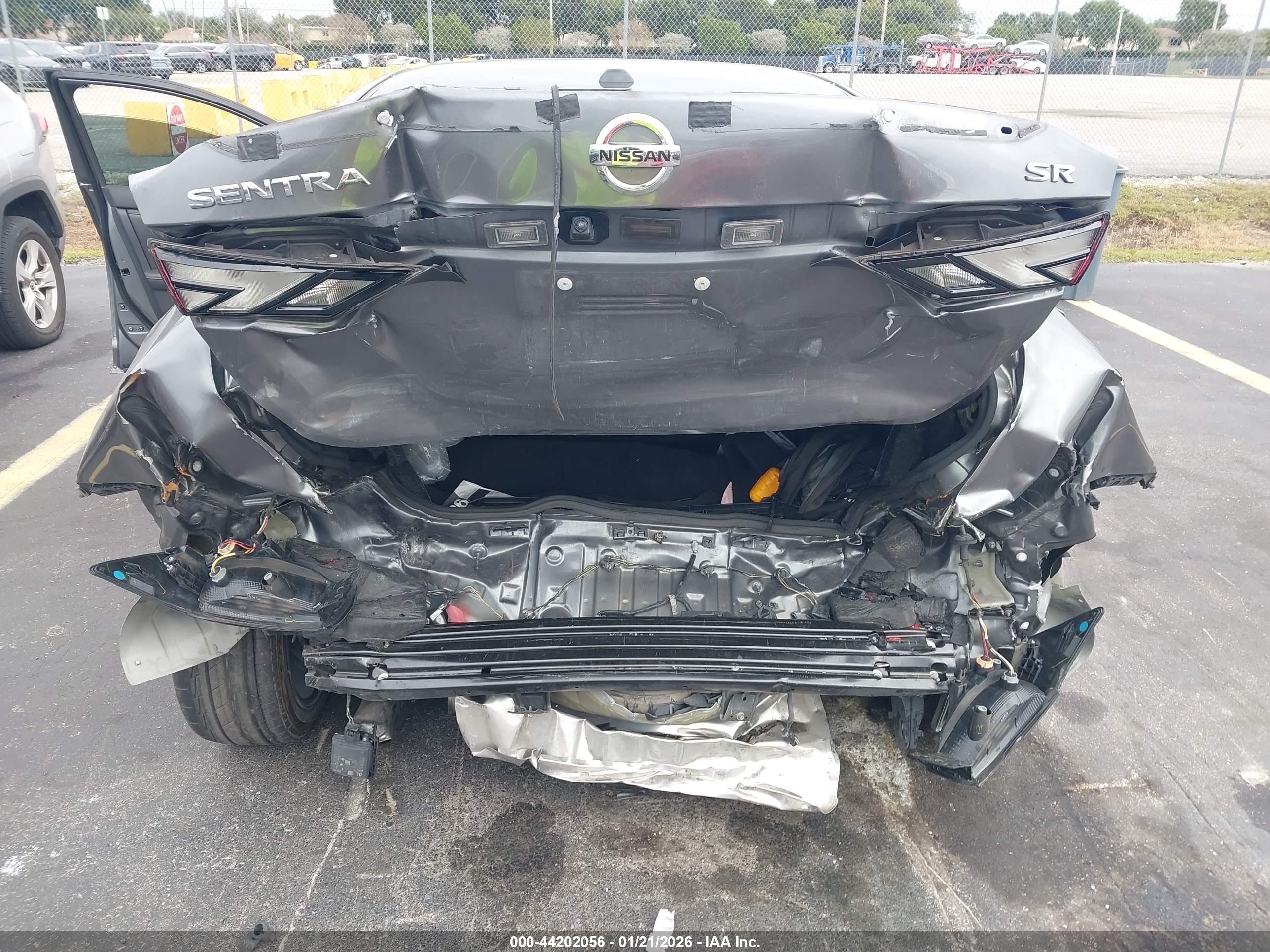 NISSAN SENTRA image 6
