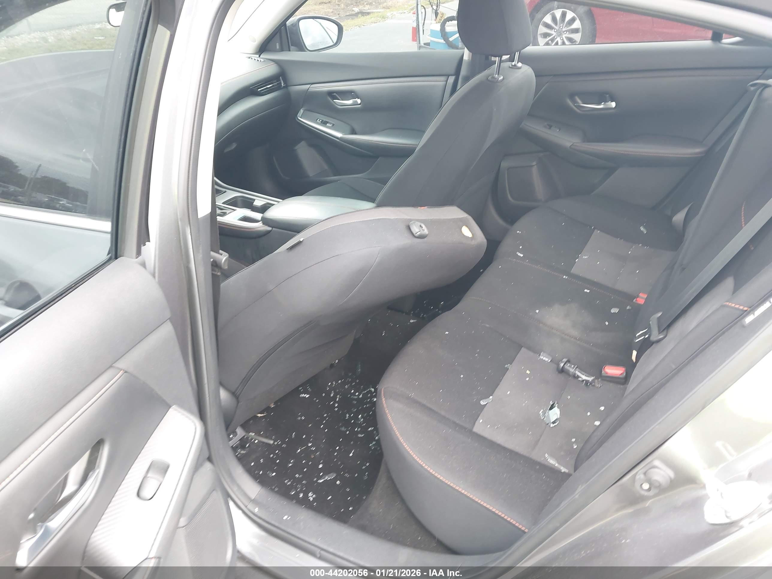 NISSAN SENTRA image 8
