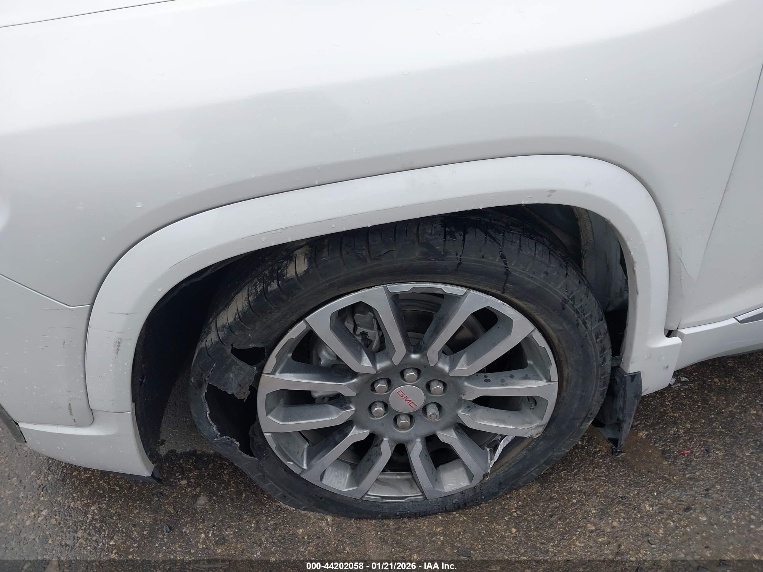 GMC ACADIA image 6