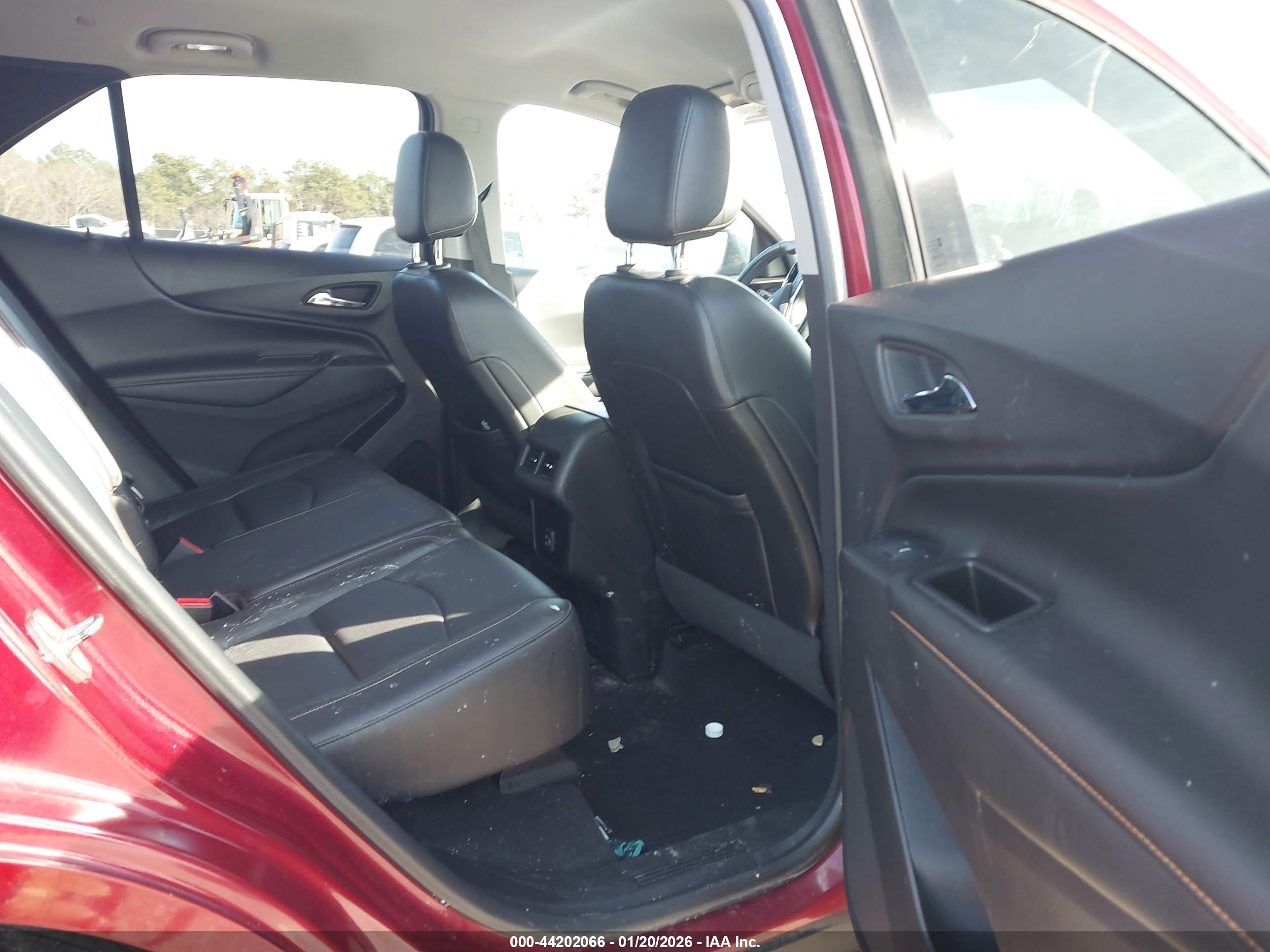 CHEVROLET EQUINOX image 8