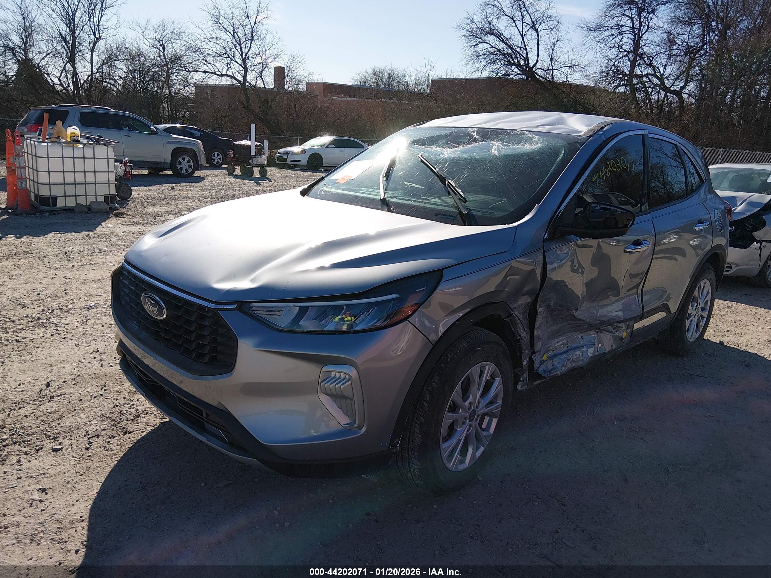FORD ESCAPE image 2
