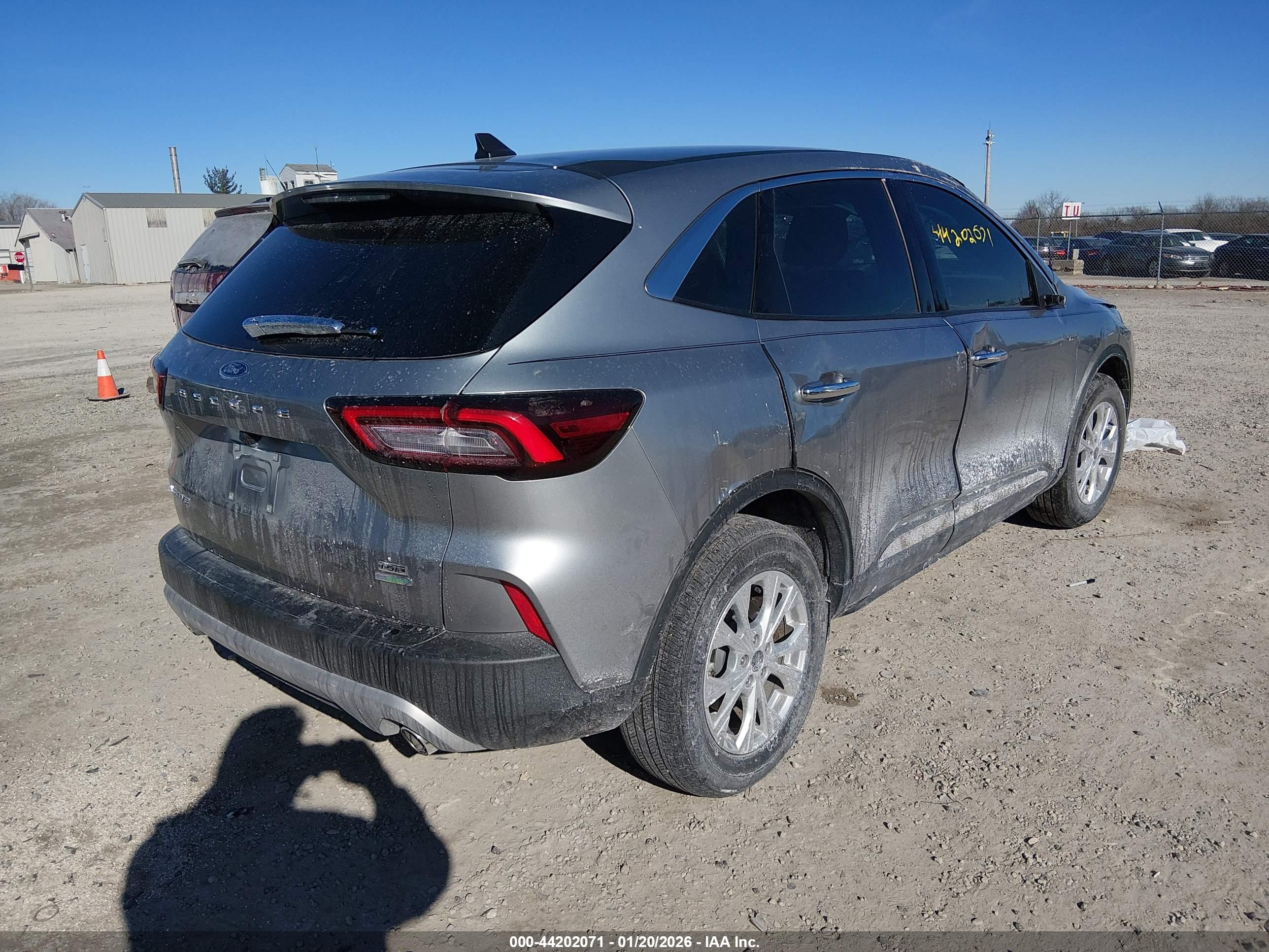 FORD ESCAPE image 4