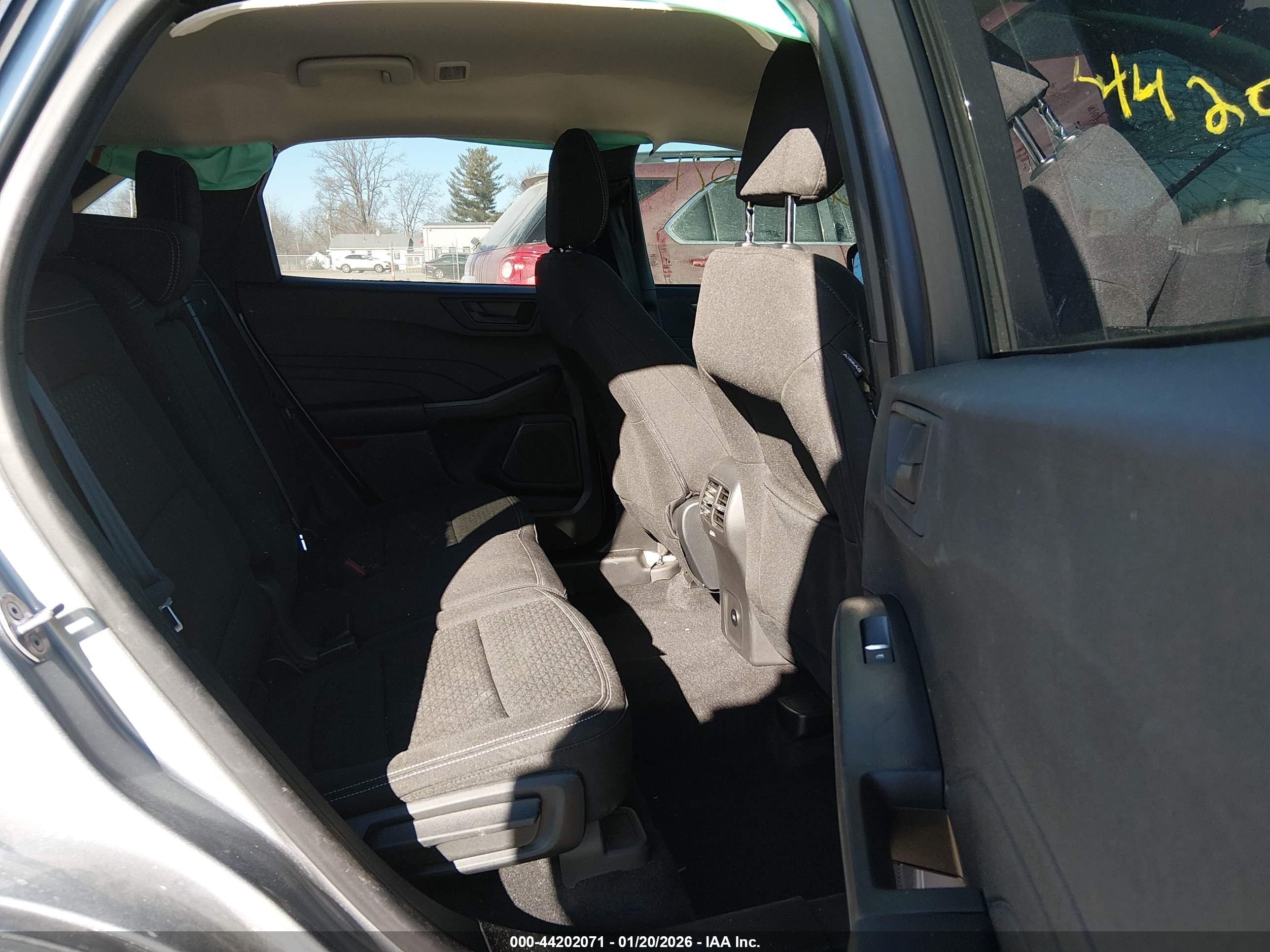 FORD ESCAPE image 8