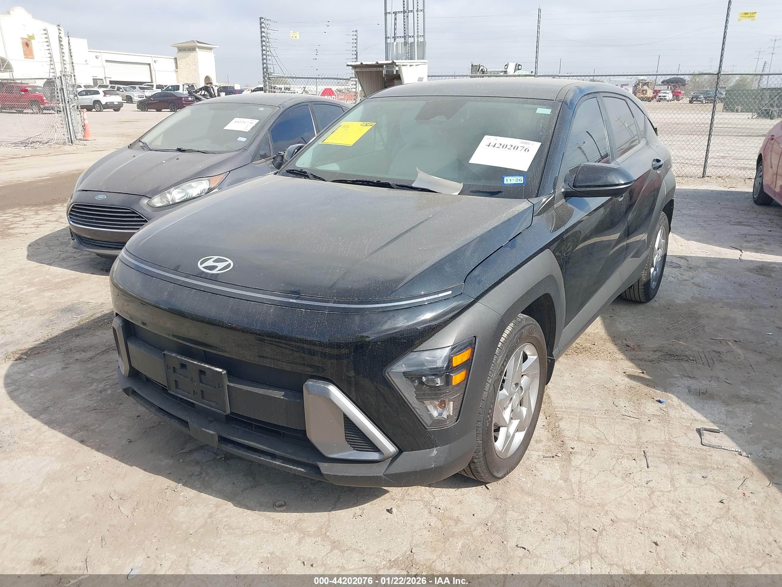 HYUNDAI KONA image 2