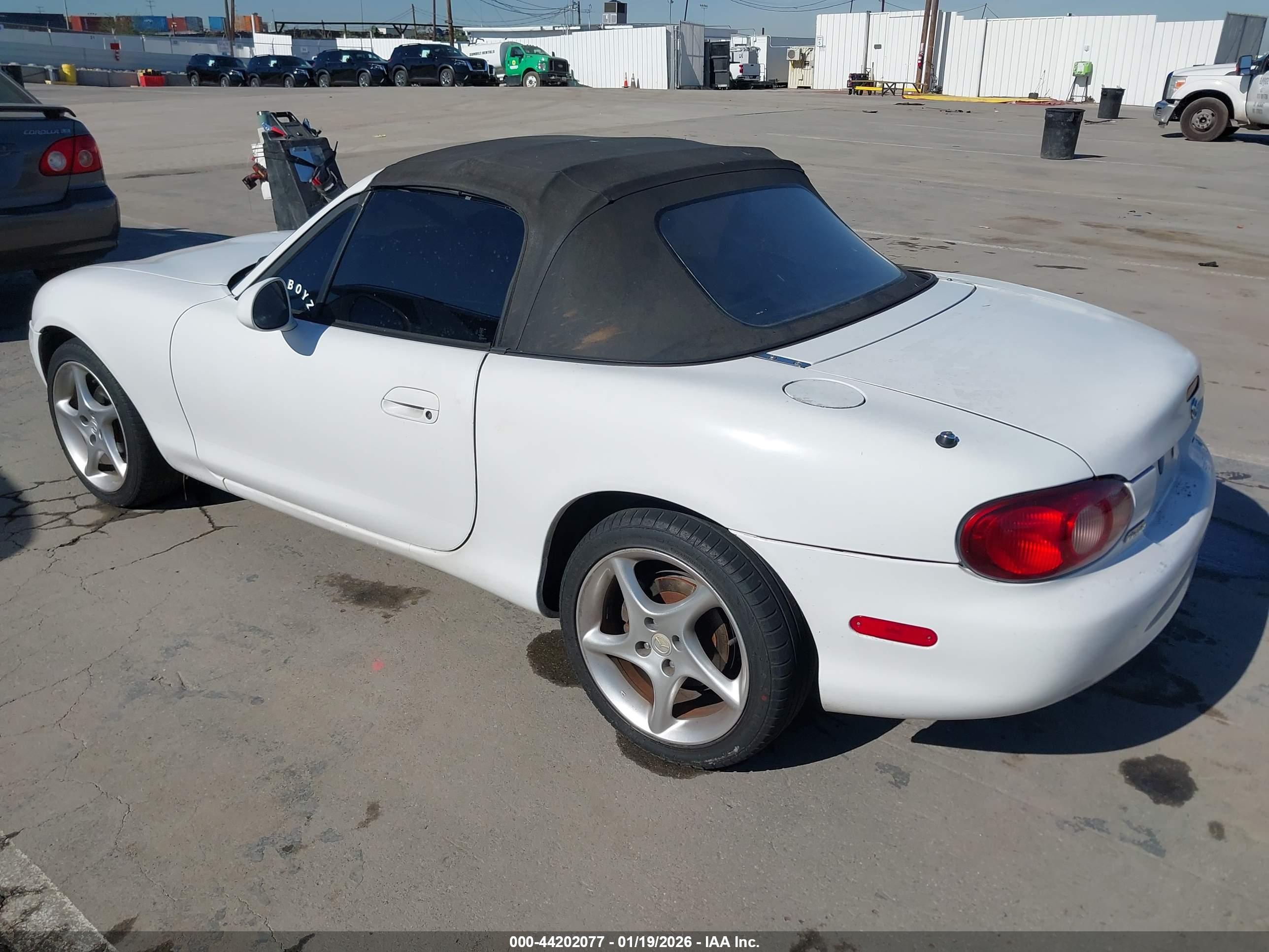 MAZDA MX-5 image 3