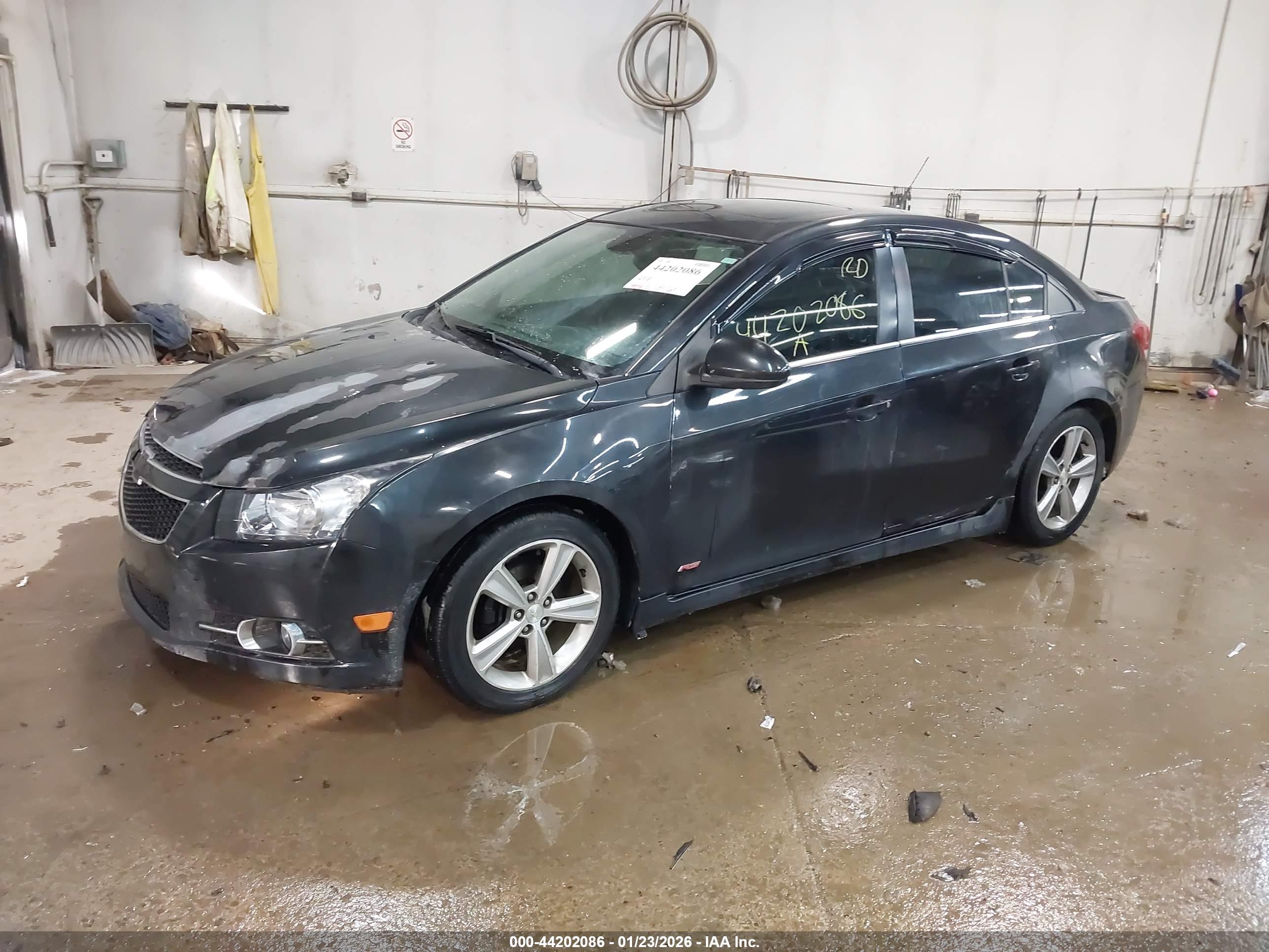 CHEVROLET CRUZE image 2