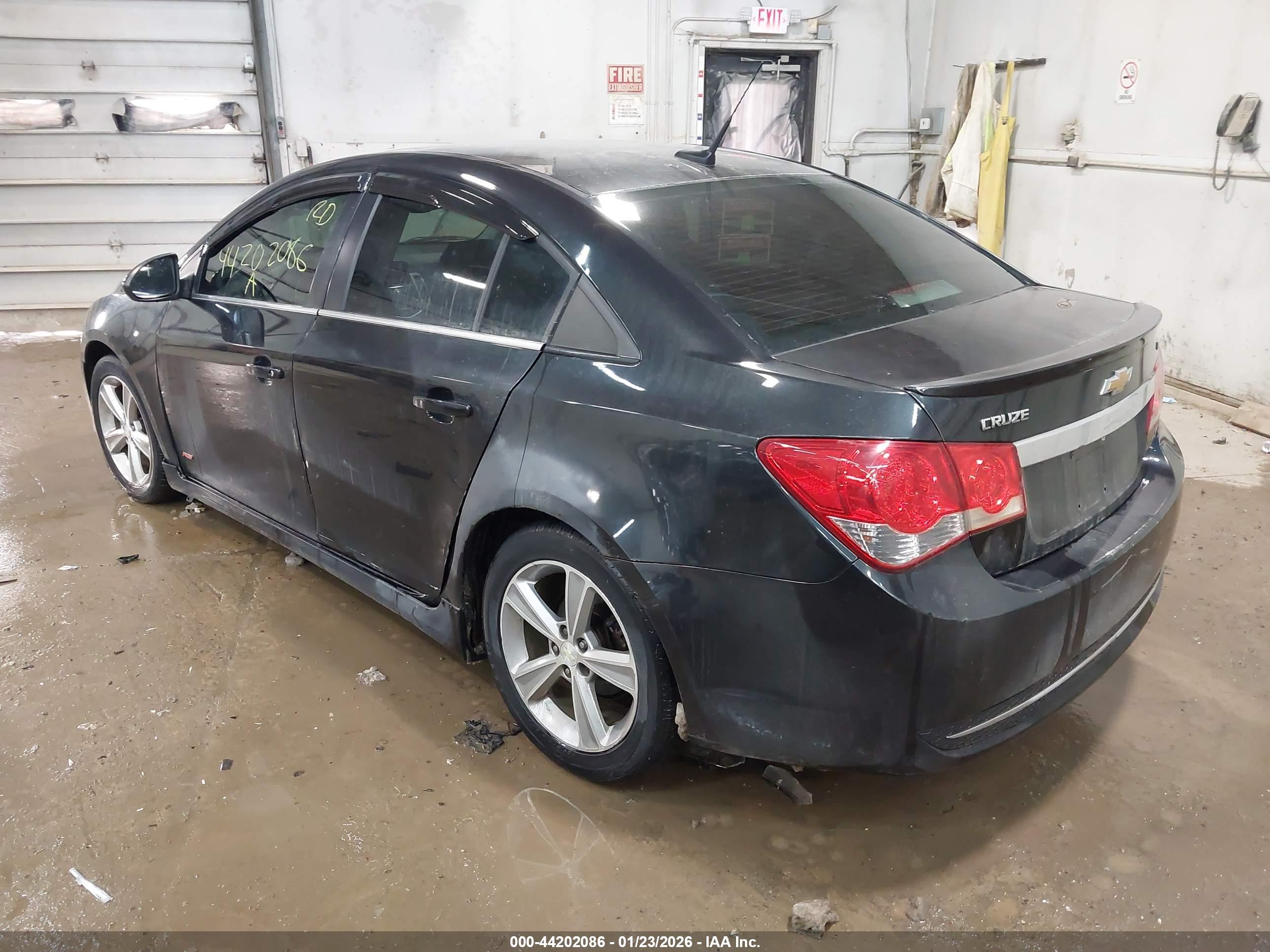 CHEVROLET CRUZE image 3