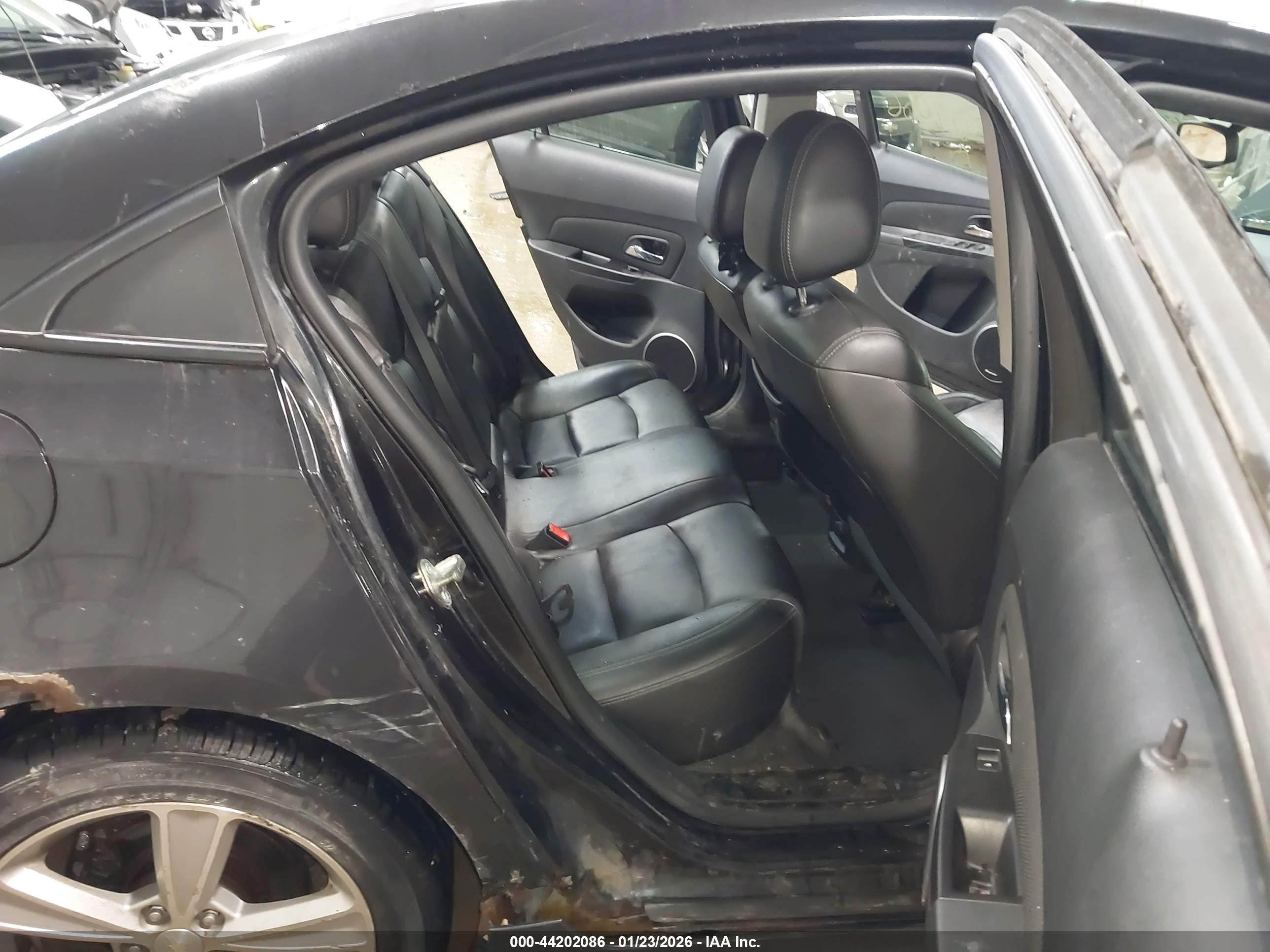 CHEVROLET CRUZE image 8