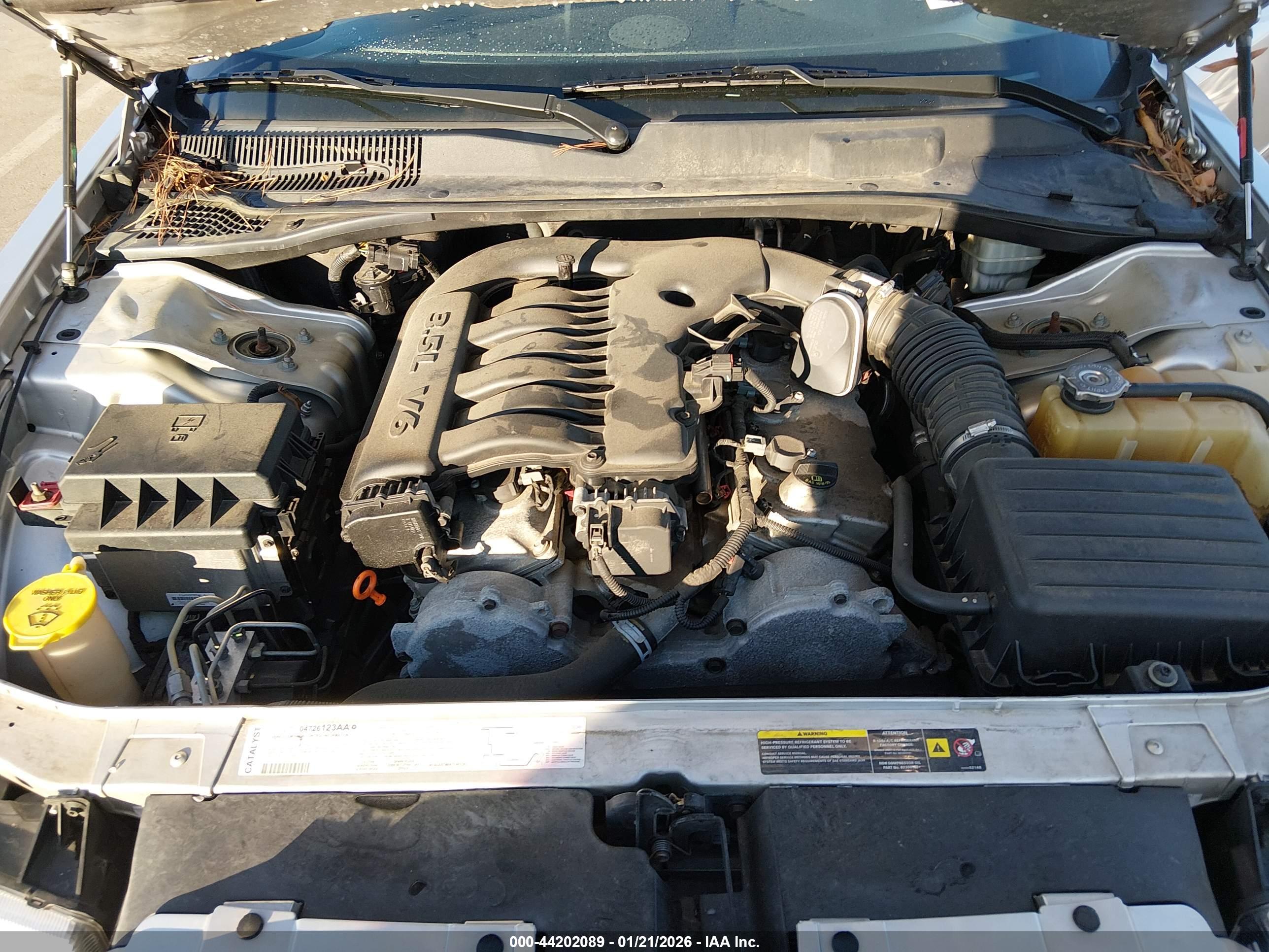 CHRYSLER 300 image 10