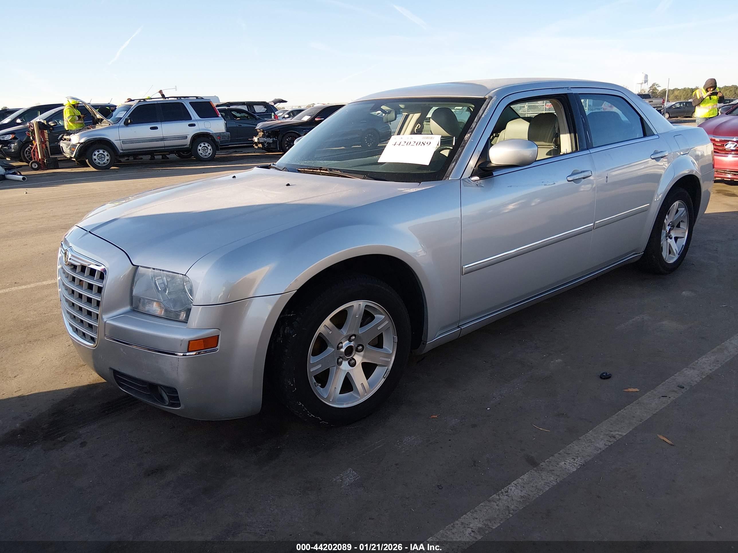 CHRYSLER 300 image 2