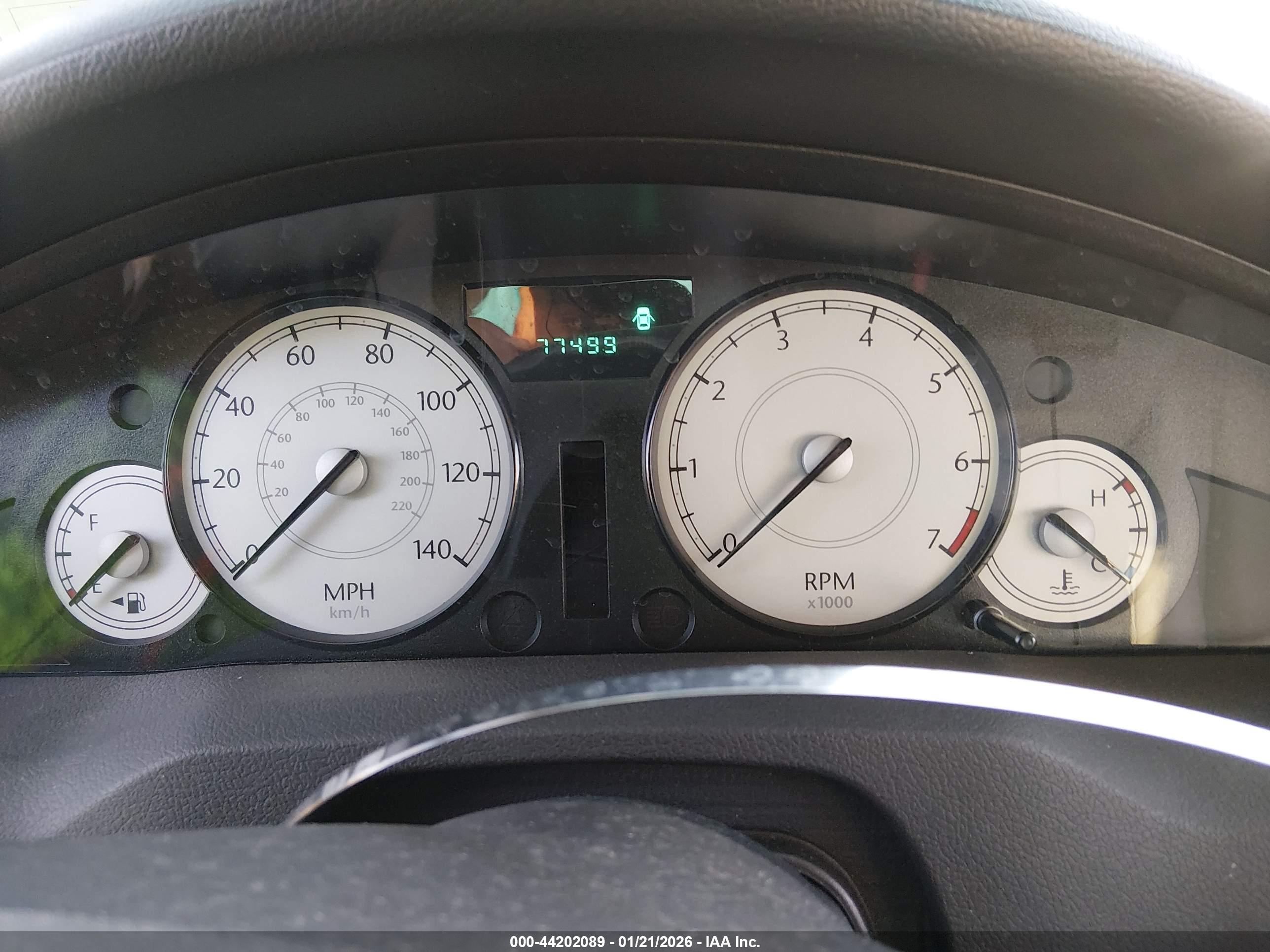 CHRYSLER 300 image 7