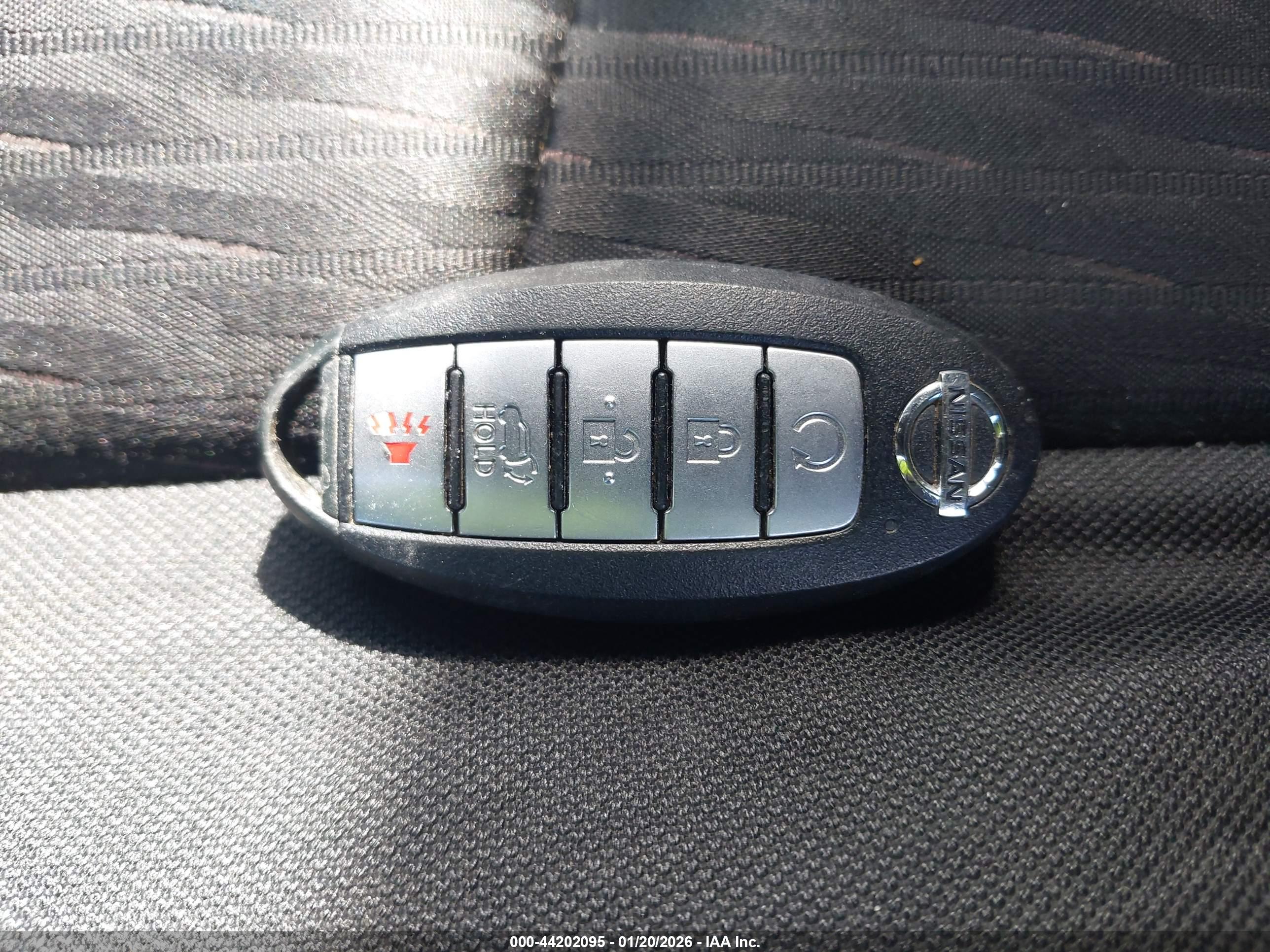 NISSAN ROGUE image 11