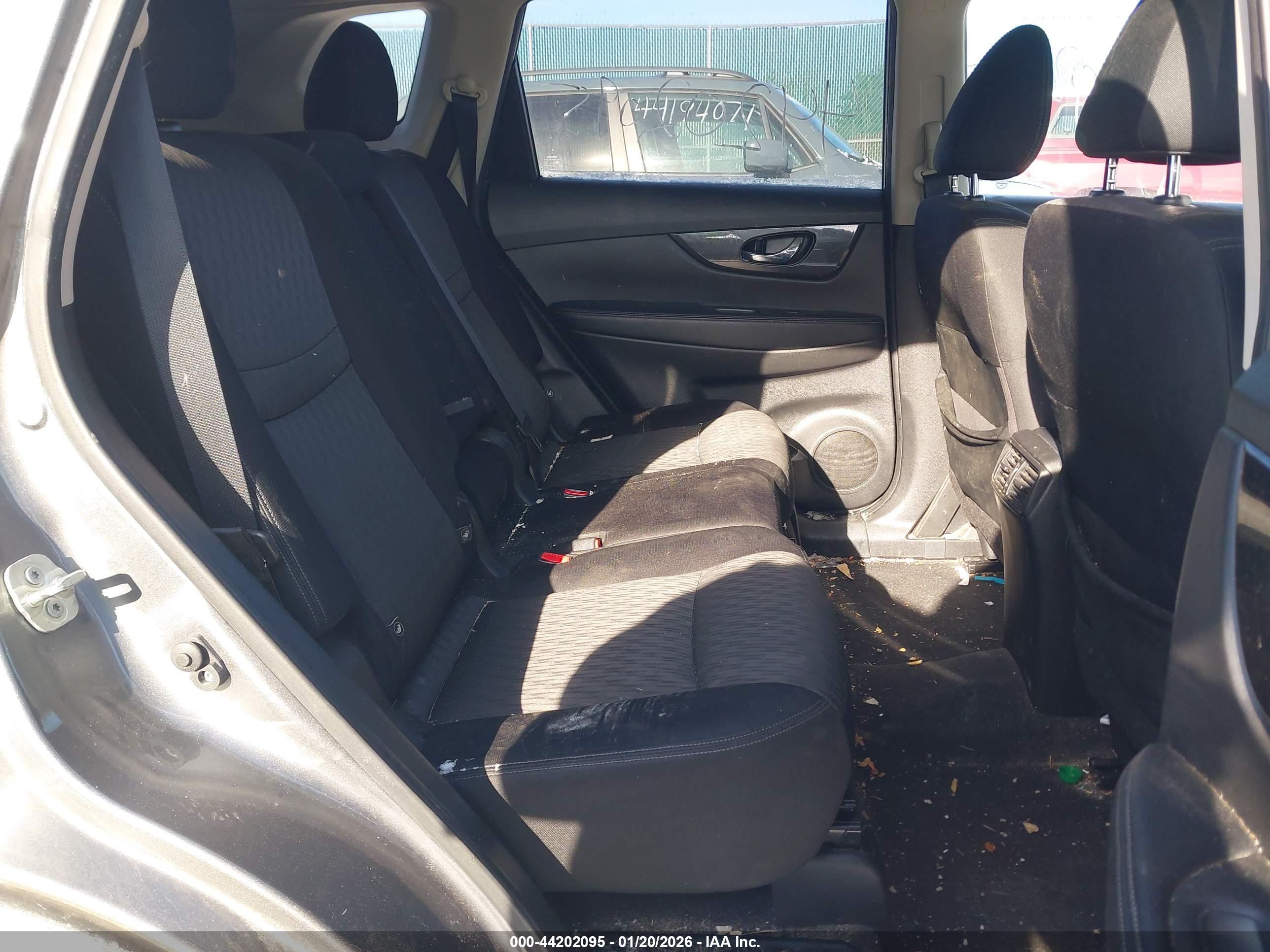 NISSAN ROGUE image 8