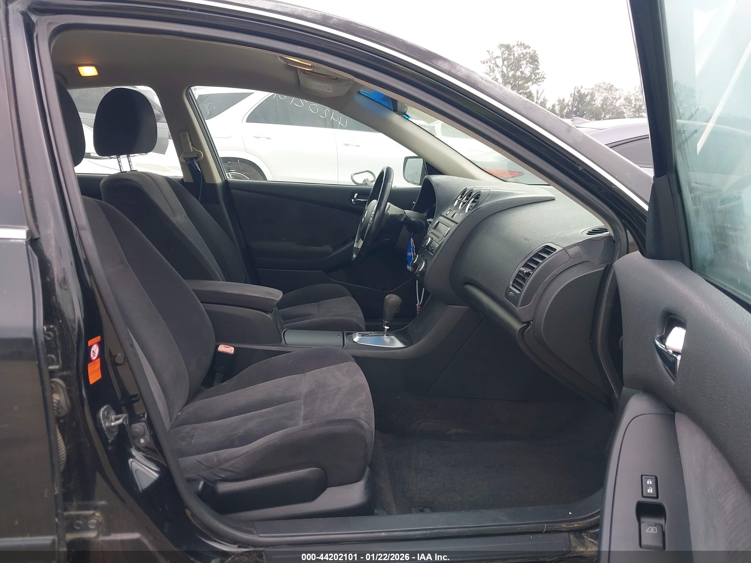 NISSAN ALTIMA image 5