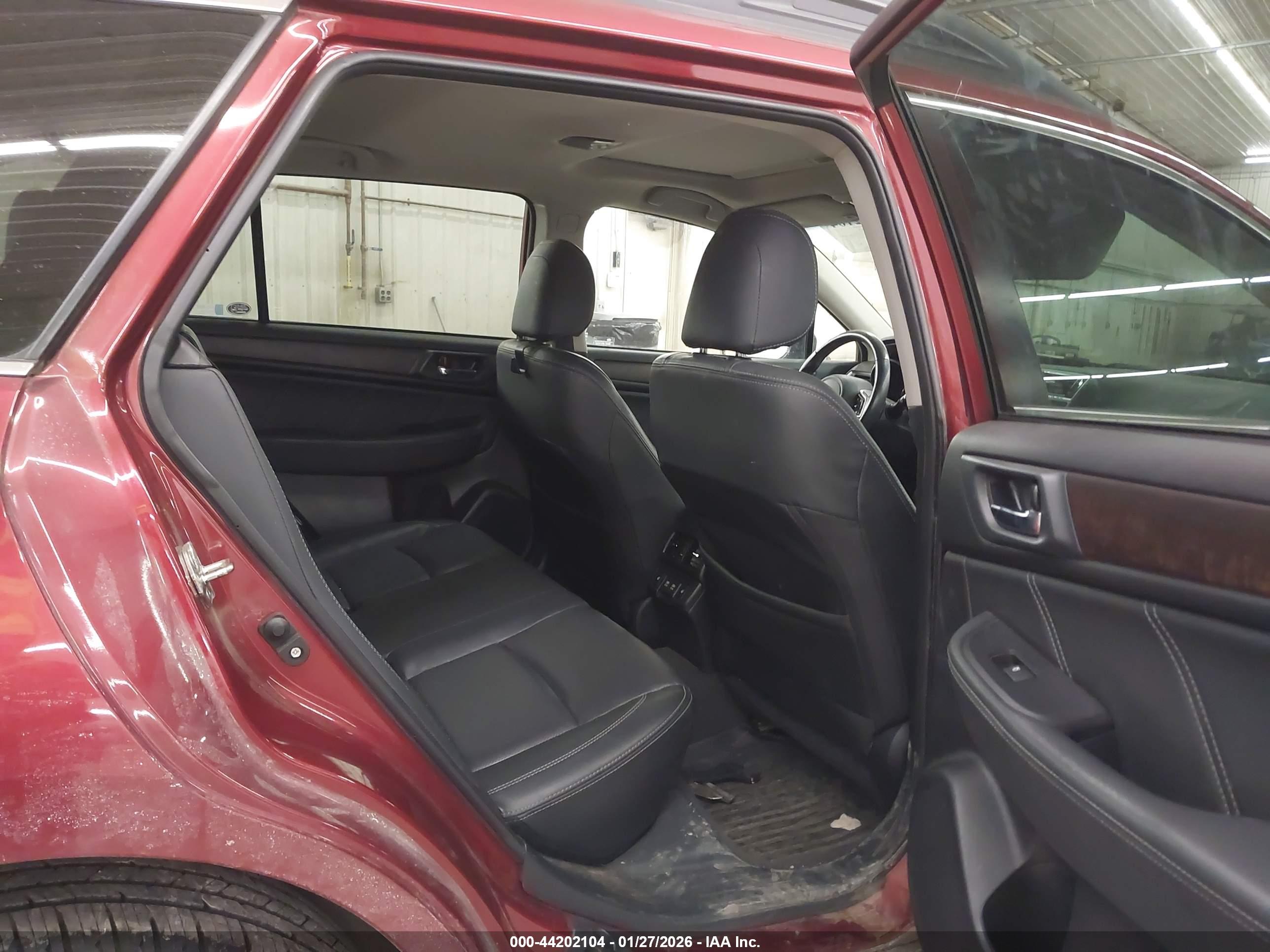 SUBARU OUTBACK image 8