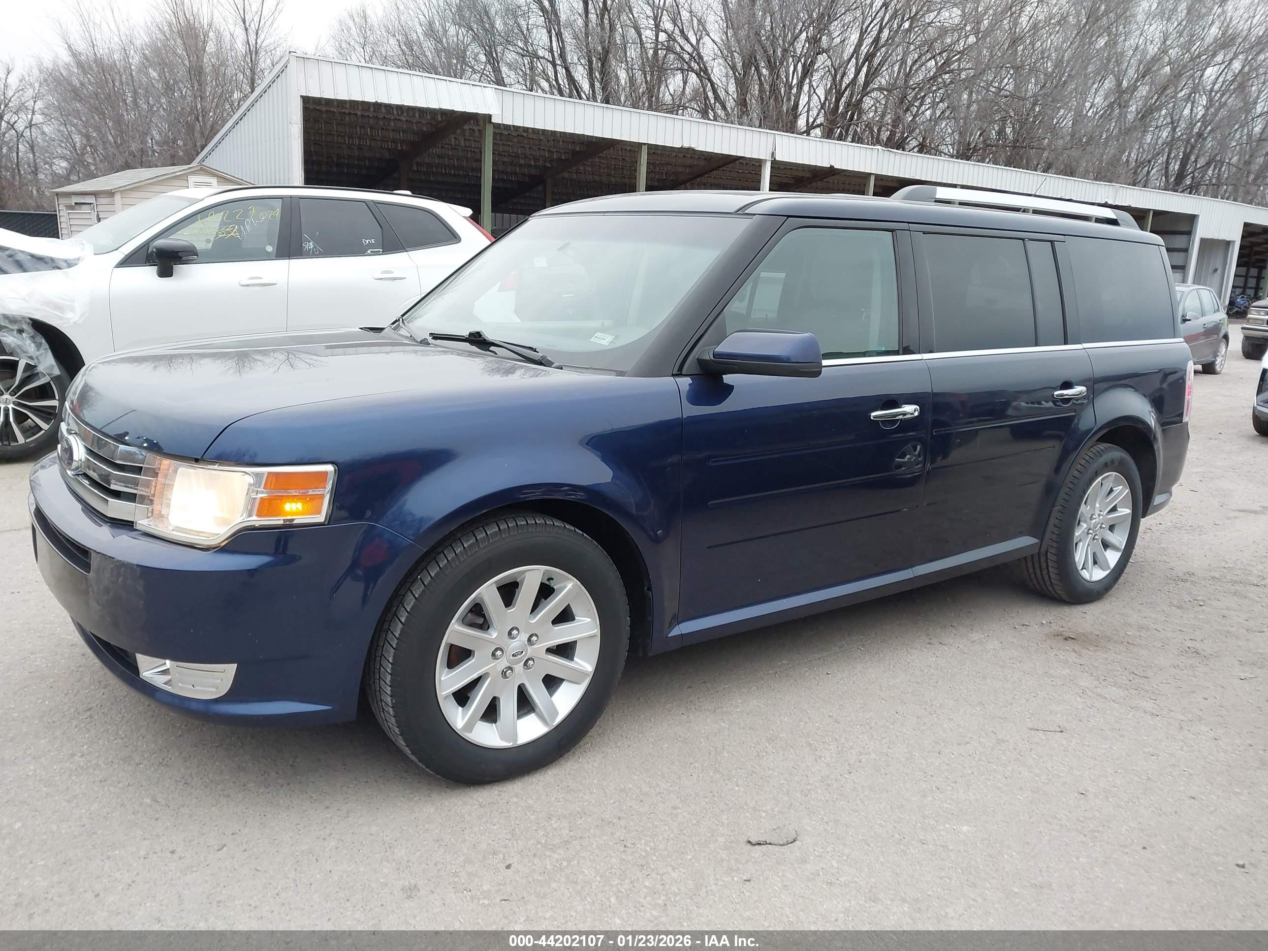 FORD FLEX image 2