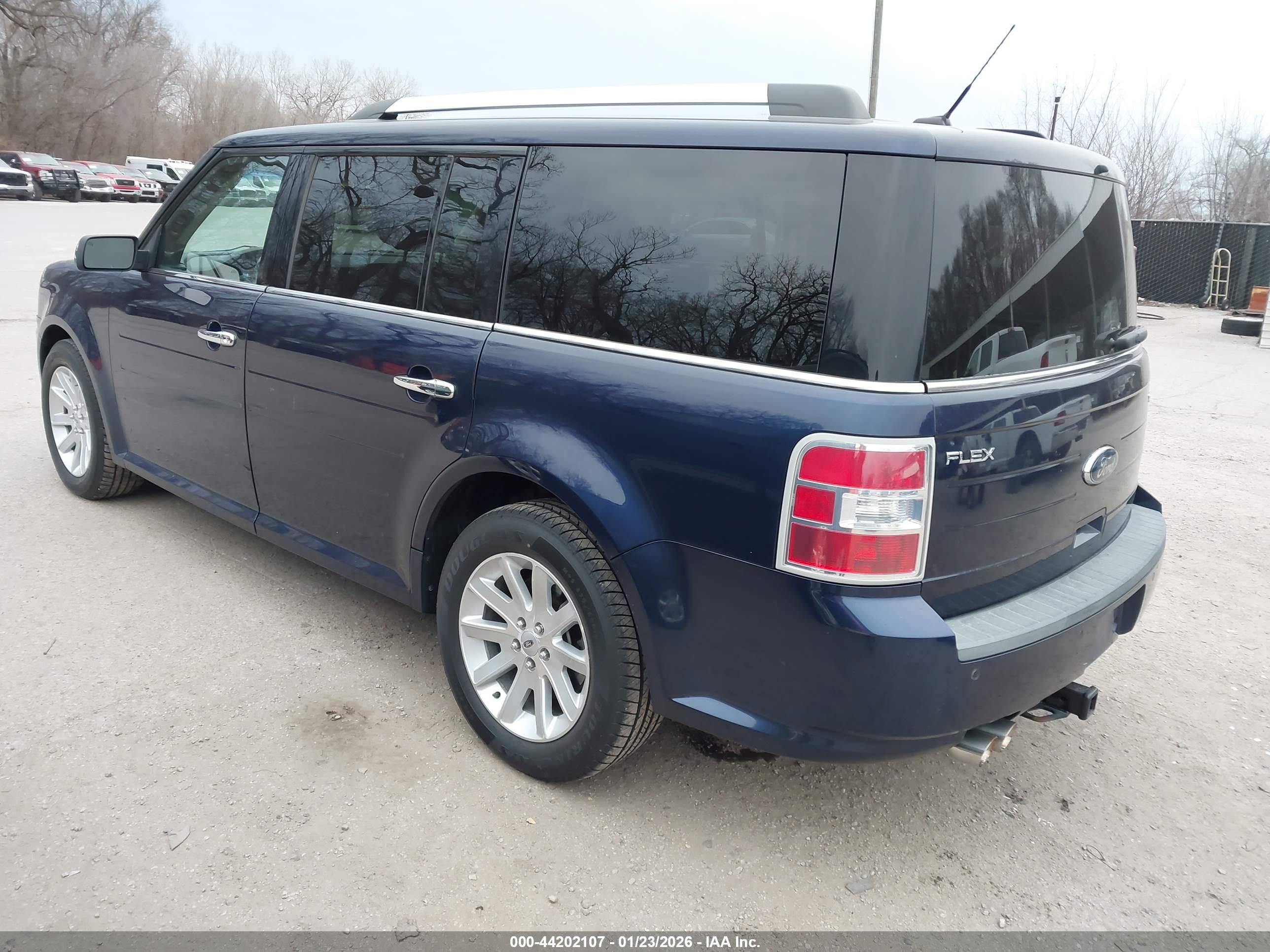 FORD FLEX image 3
