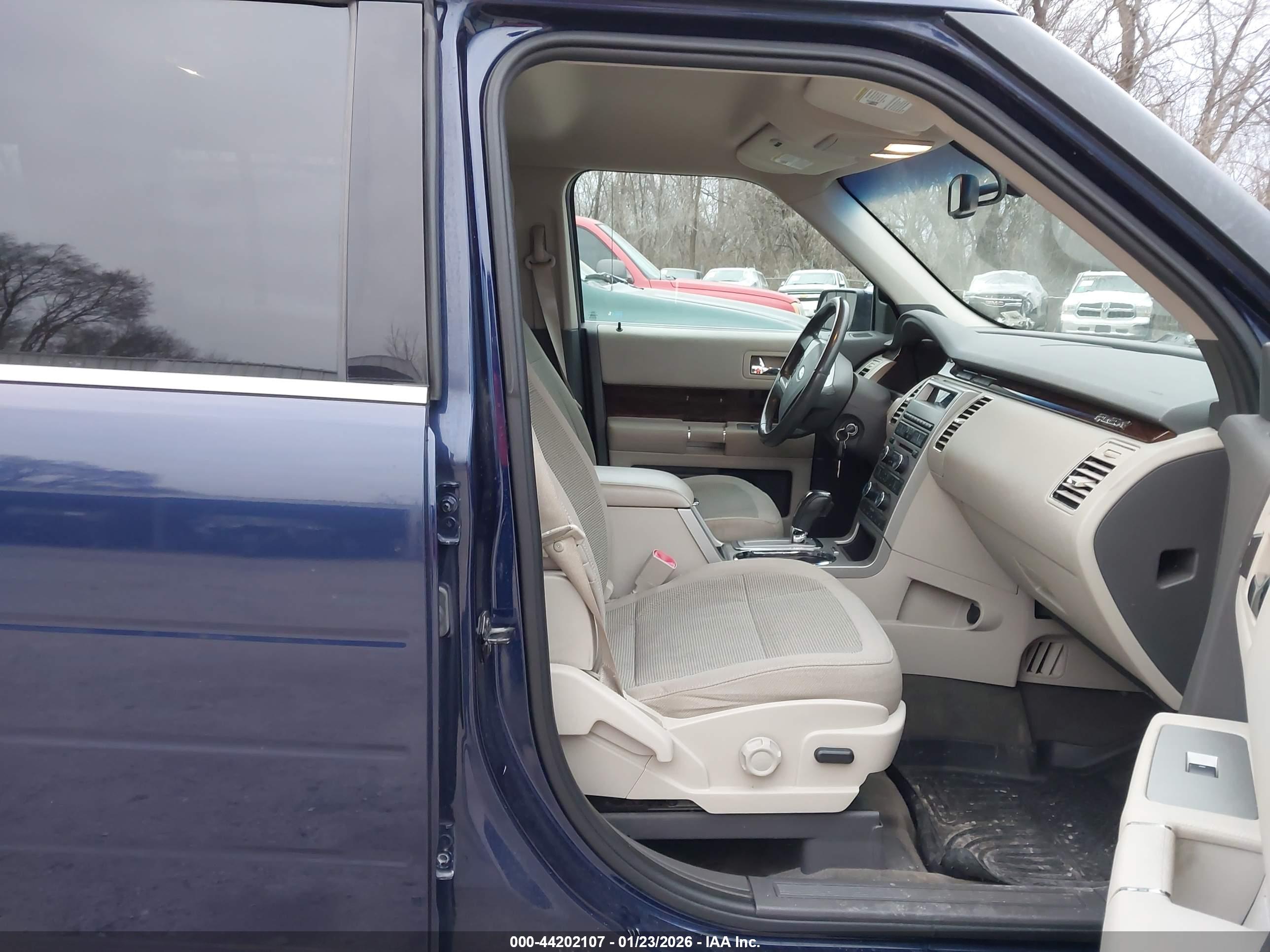 FORD FLEX image 5