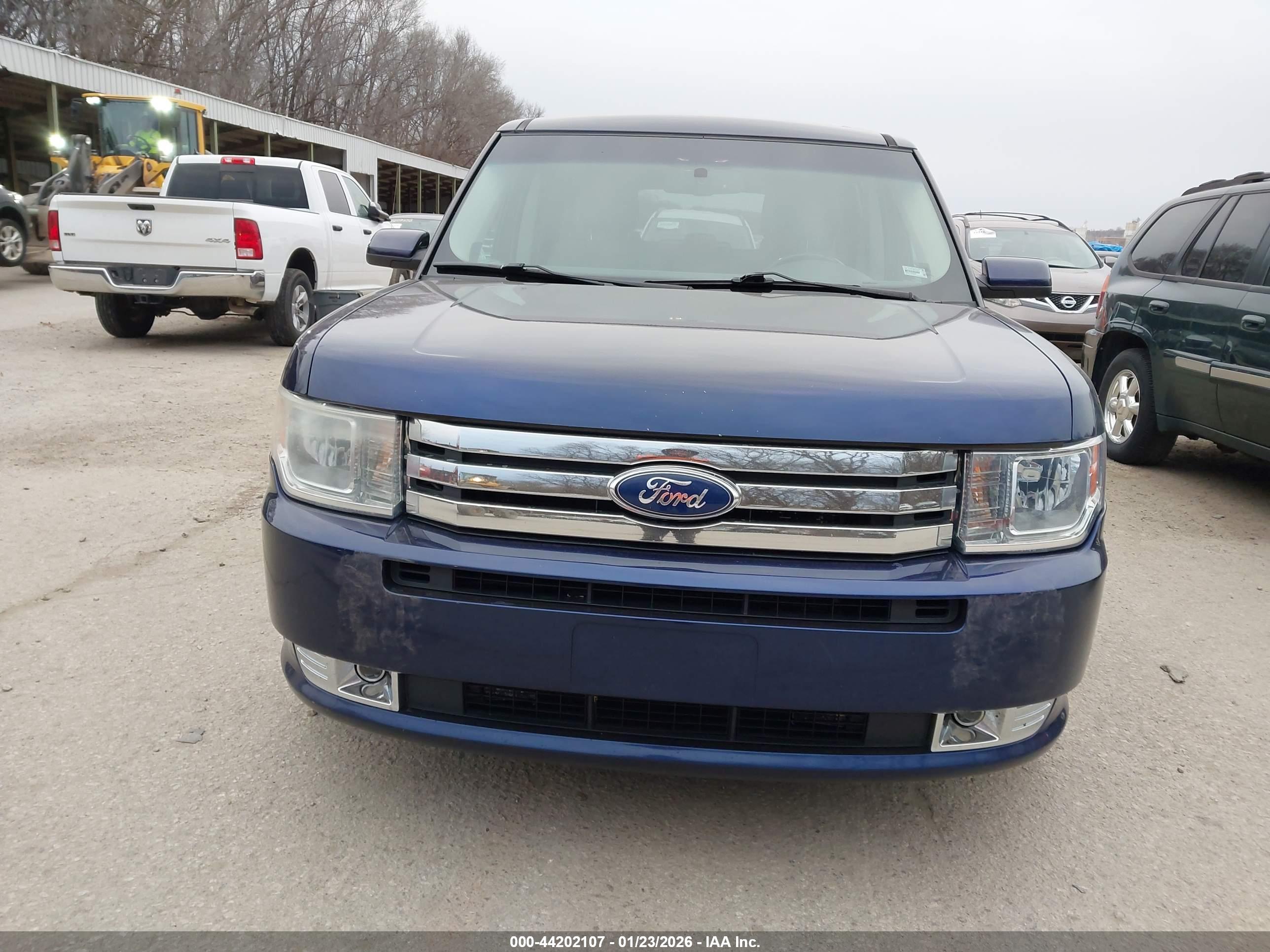 FORD FLEX image 6