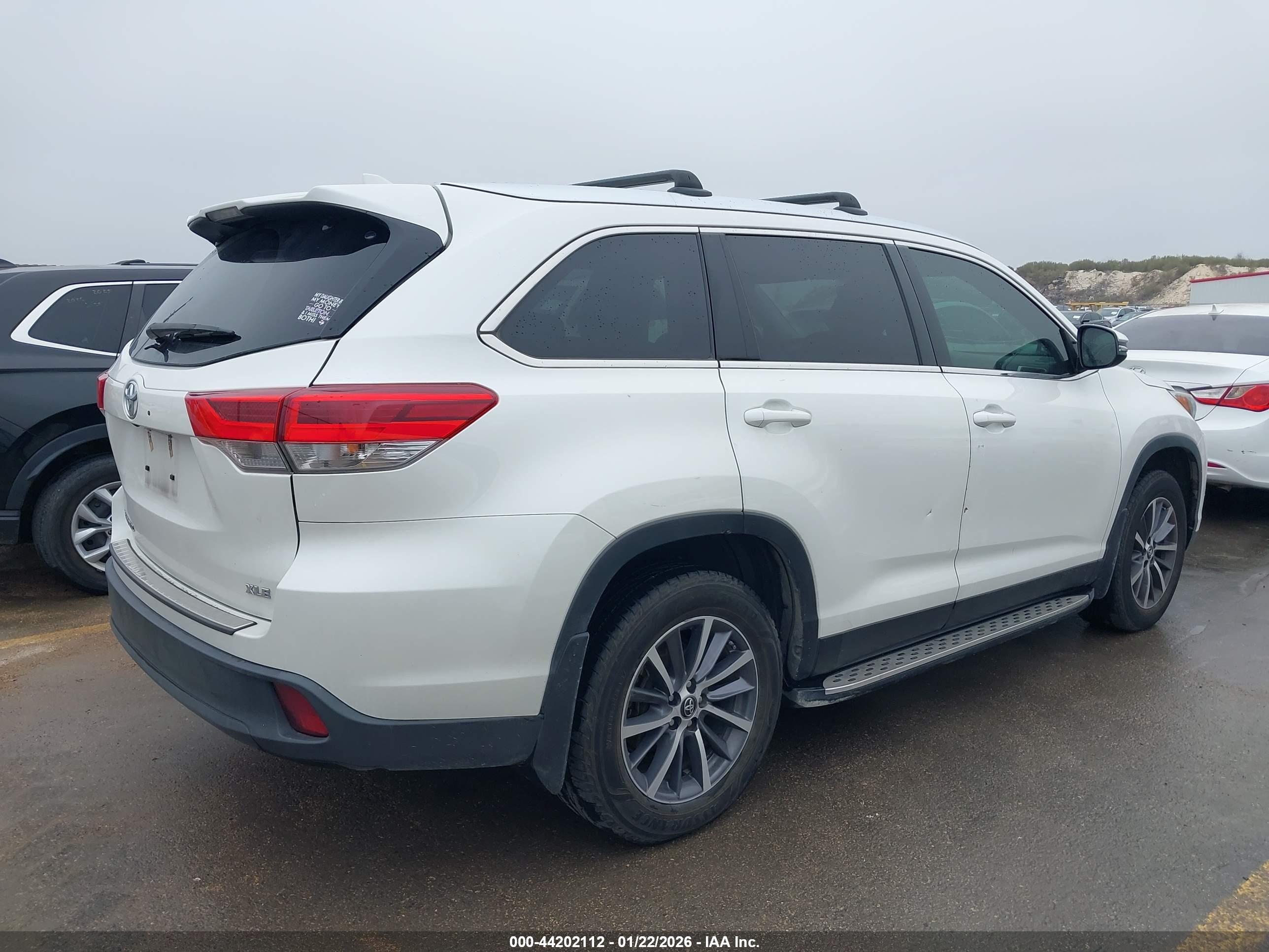 TOYOTA HIGHLANDER image 4