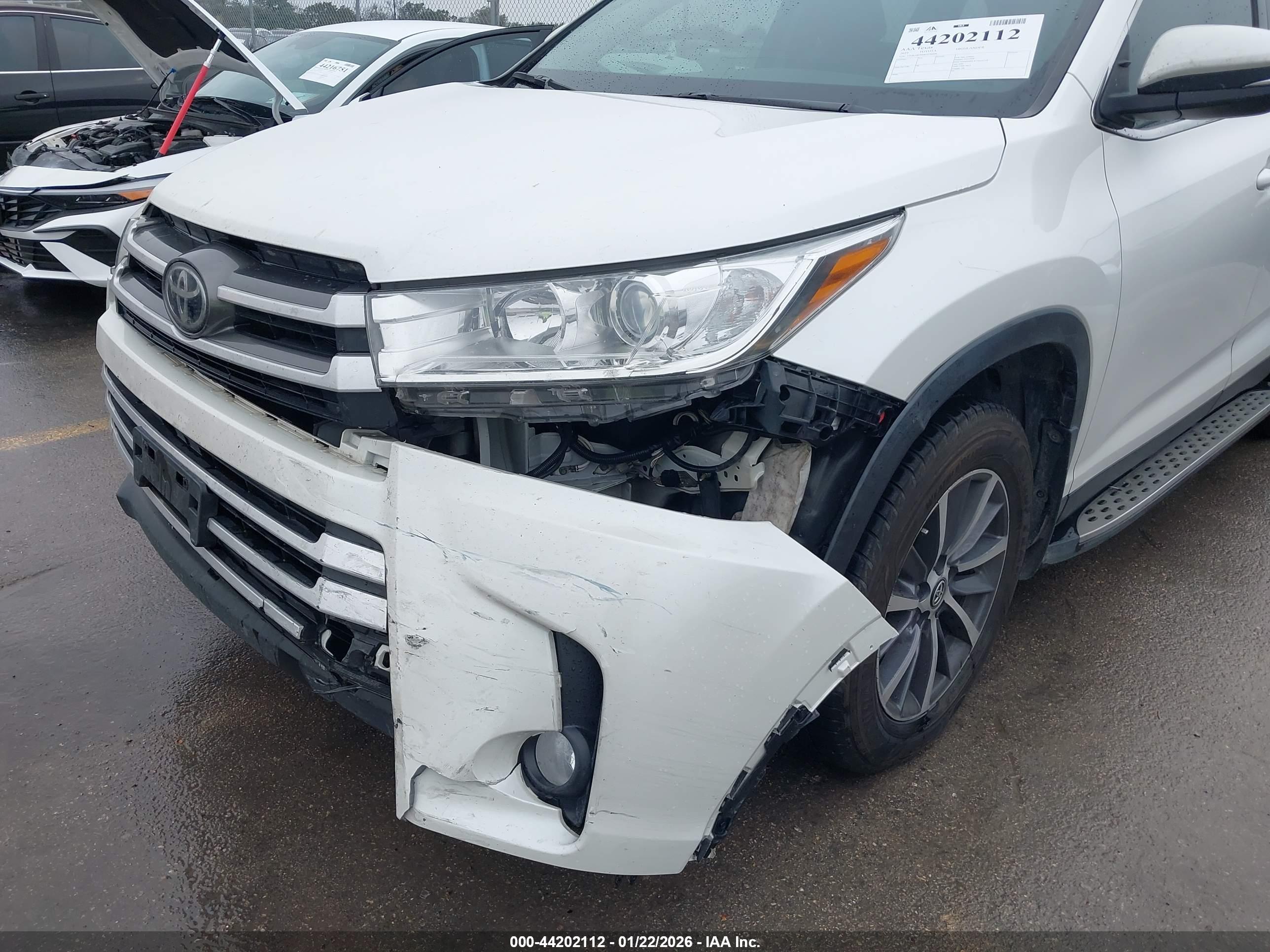 TOYOTA HIGHLANDER image 6