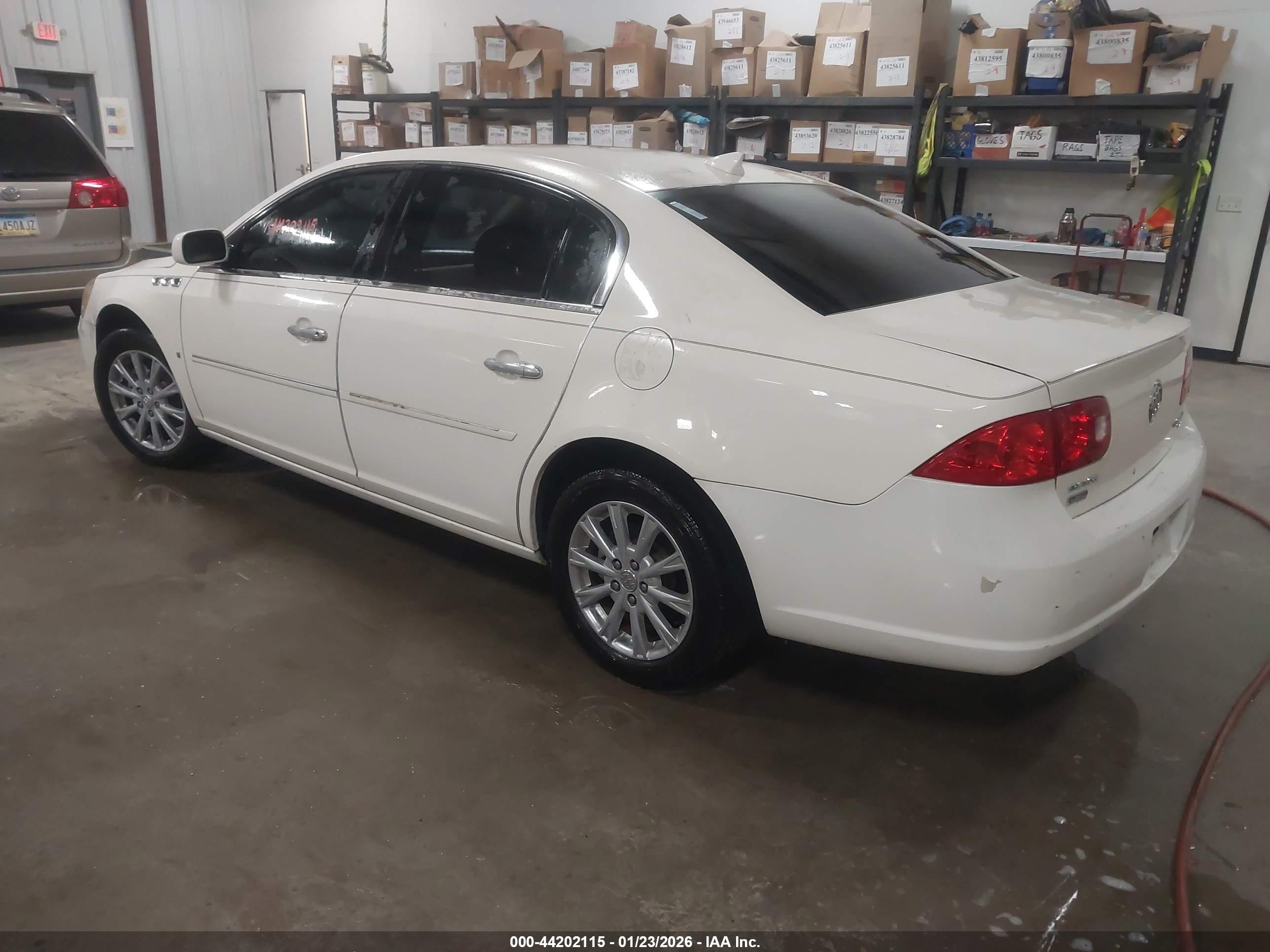 BUICK LUCERNE image 3
