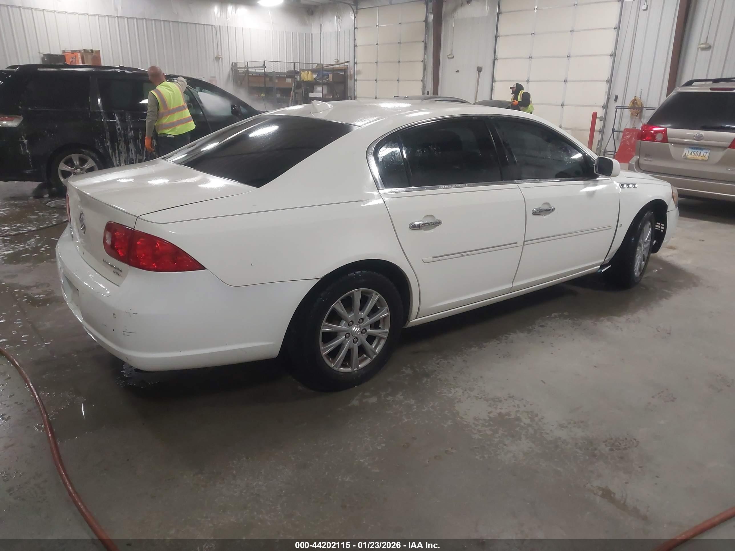 BUICK LUCERNE image 4