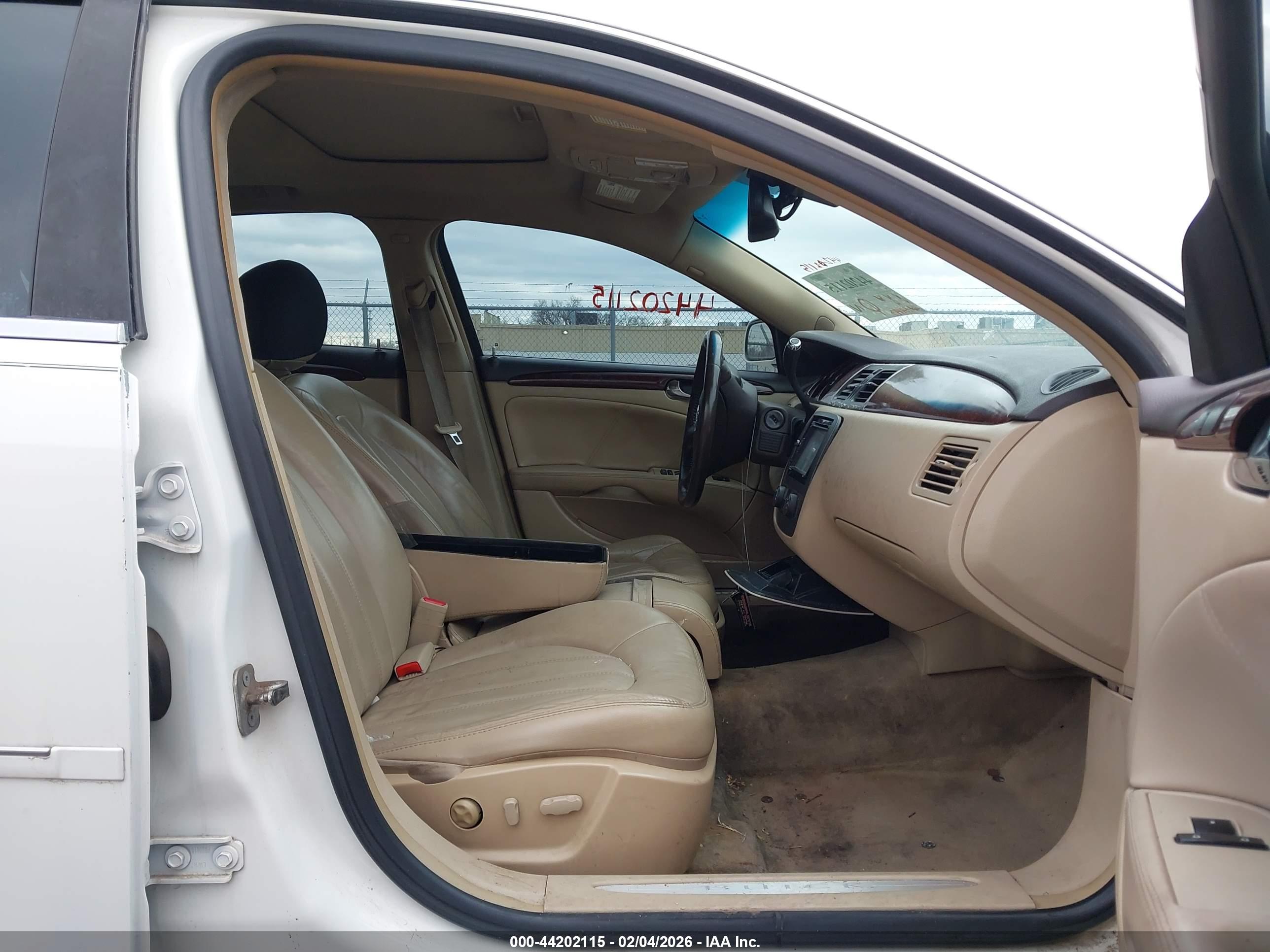 BUICK LUCERNE image 5