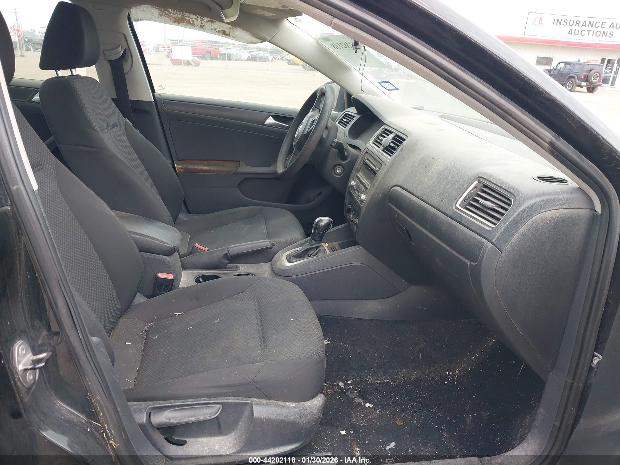 VOLKSWAGEN JETTA image 5