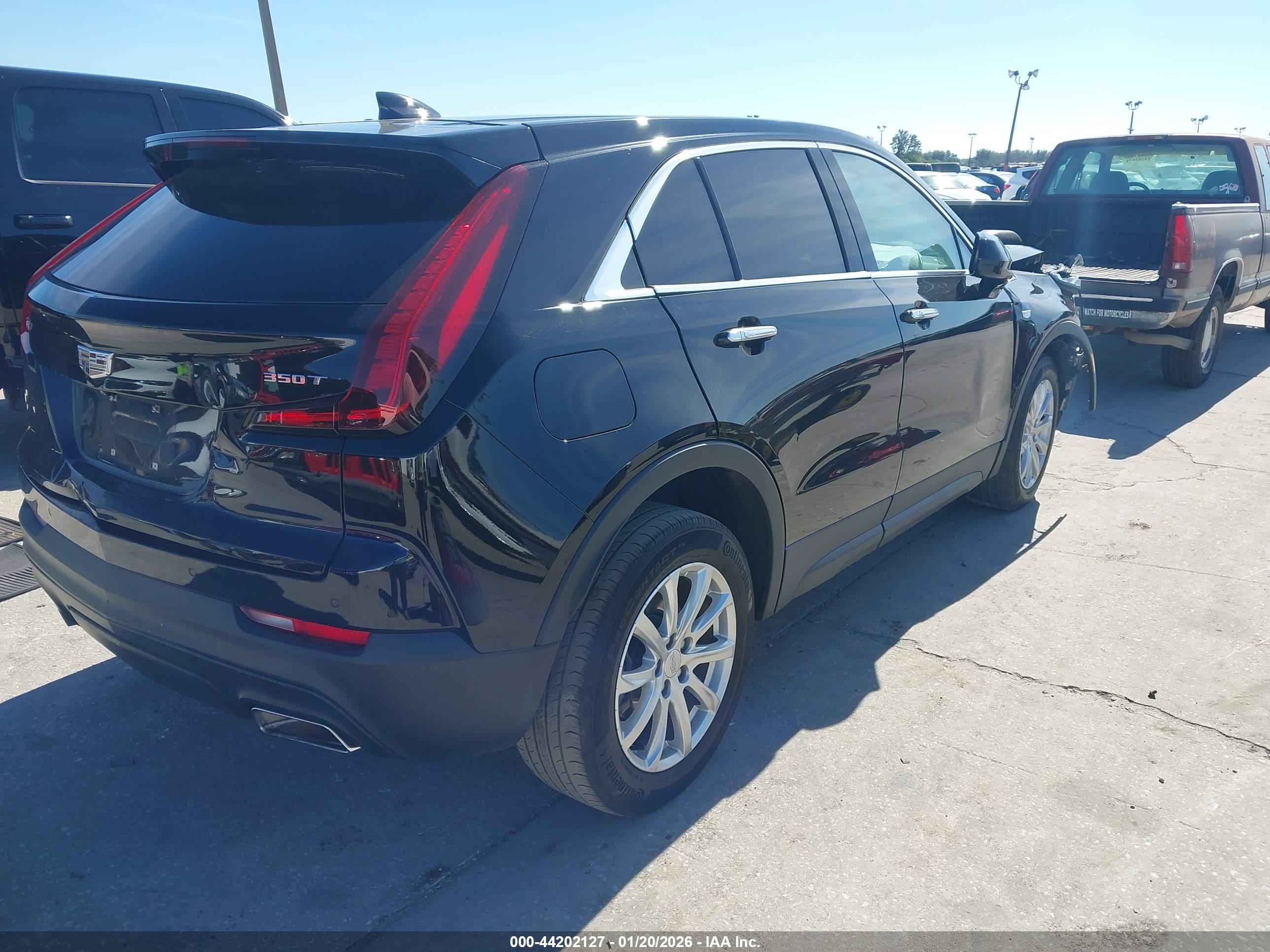 CADILLAC XT4 image 4