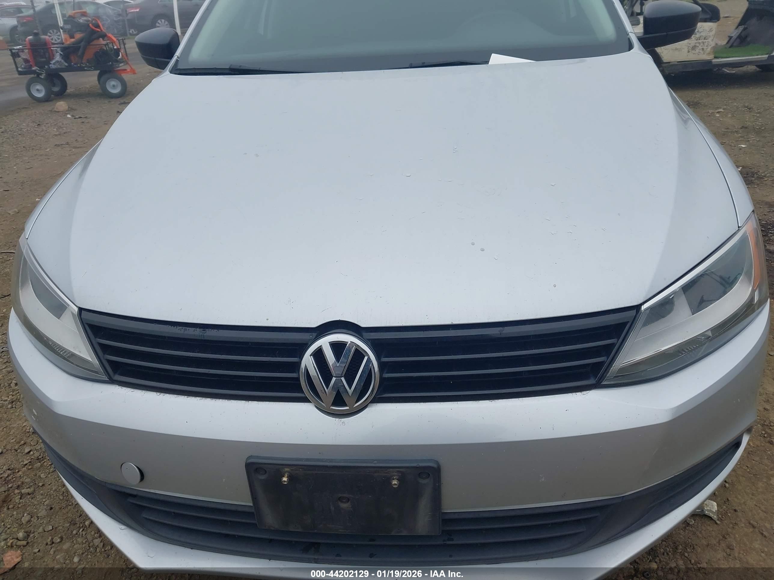 VOLKSWAGEN JETTA image 6