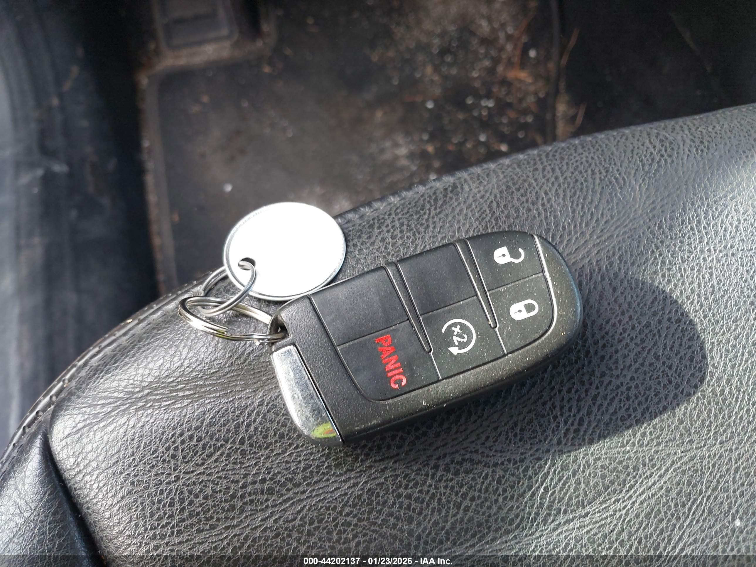 JEEP RENEGADE image 11
