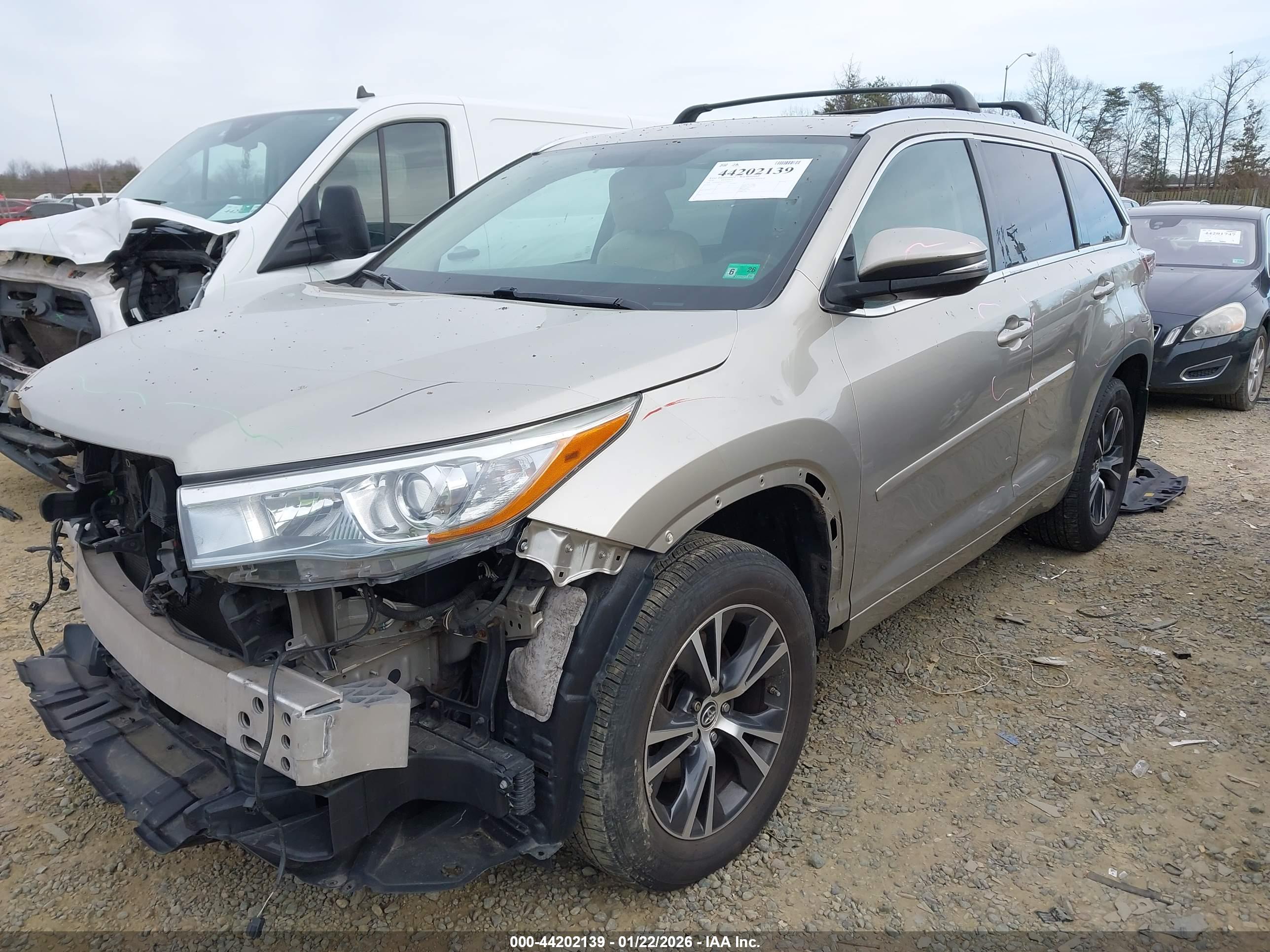 TOYOTA HIGHLANDER image 2