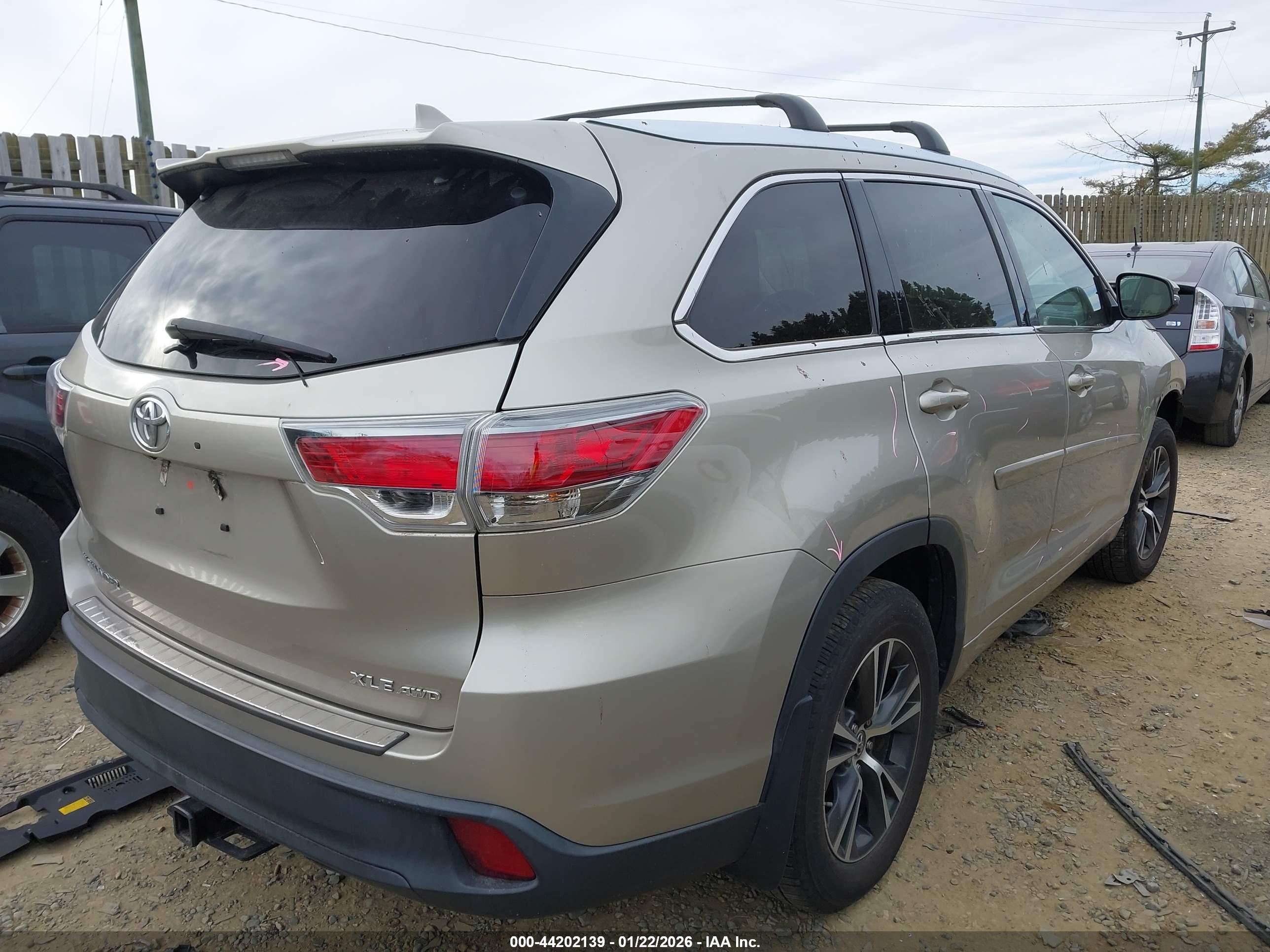 TOYOTA HIGHLANDER image 4