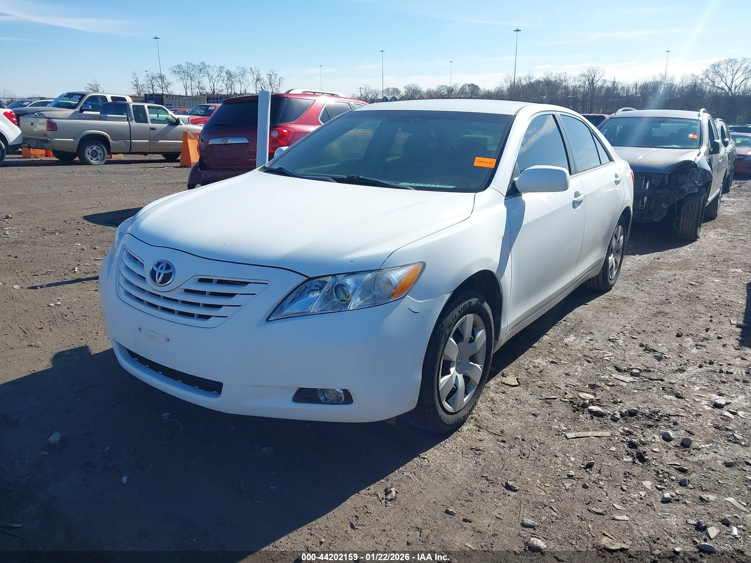 TOYOTA CAMRY image 2