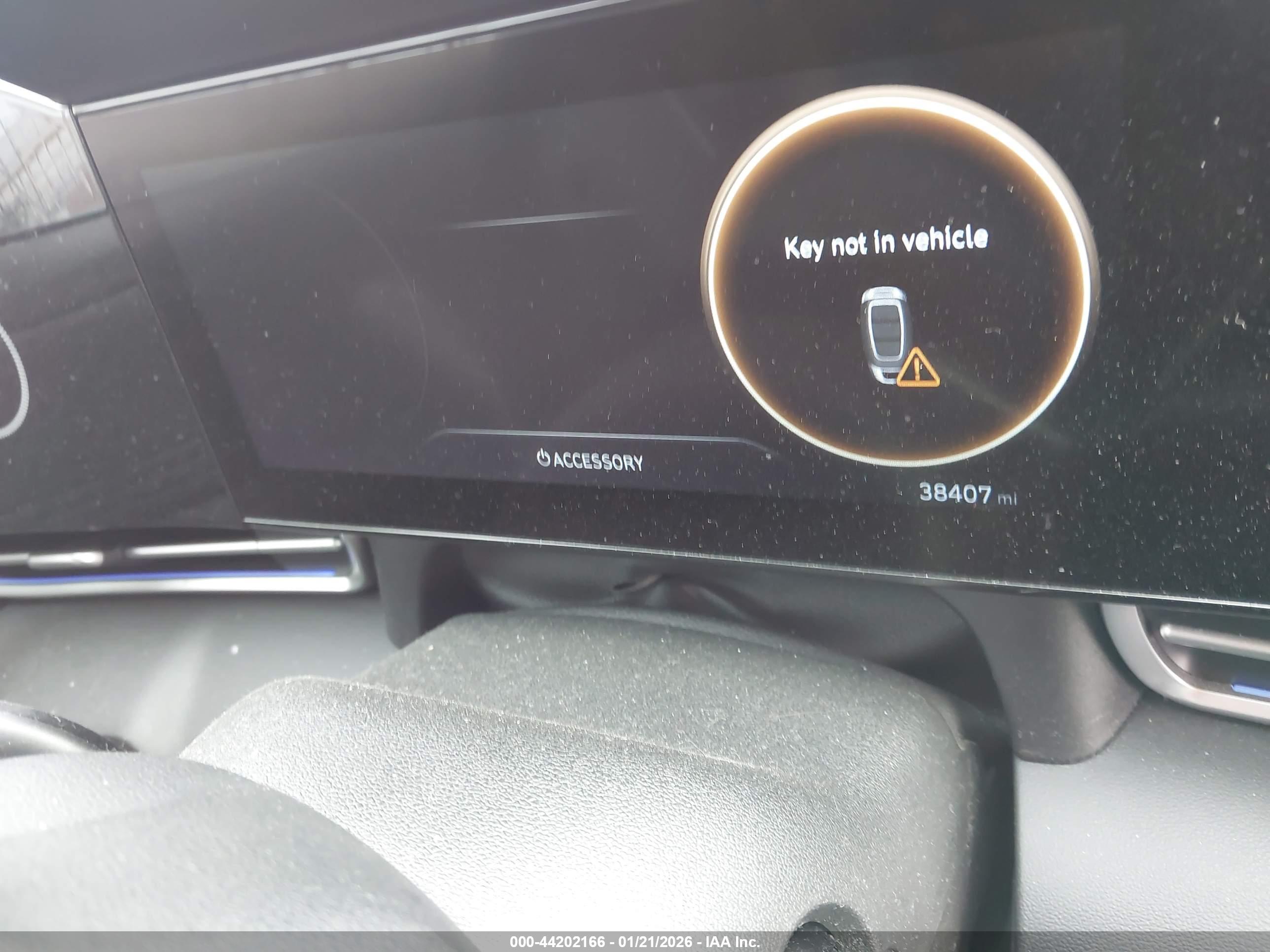 HYUNDAI ELANTRA image 7
