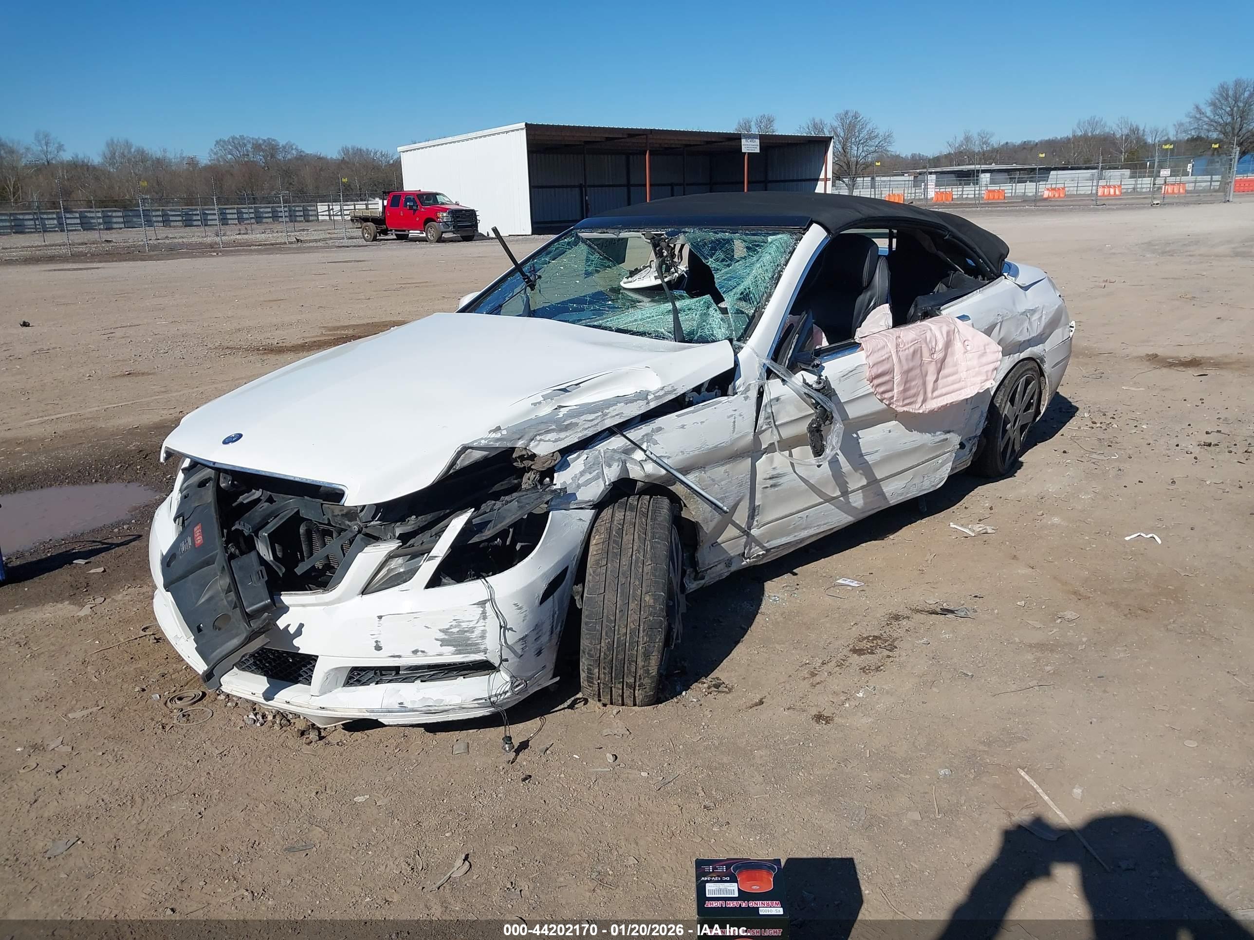 MERCEDES-BENZ E image 2