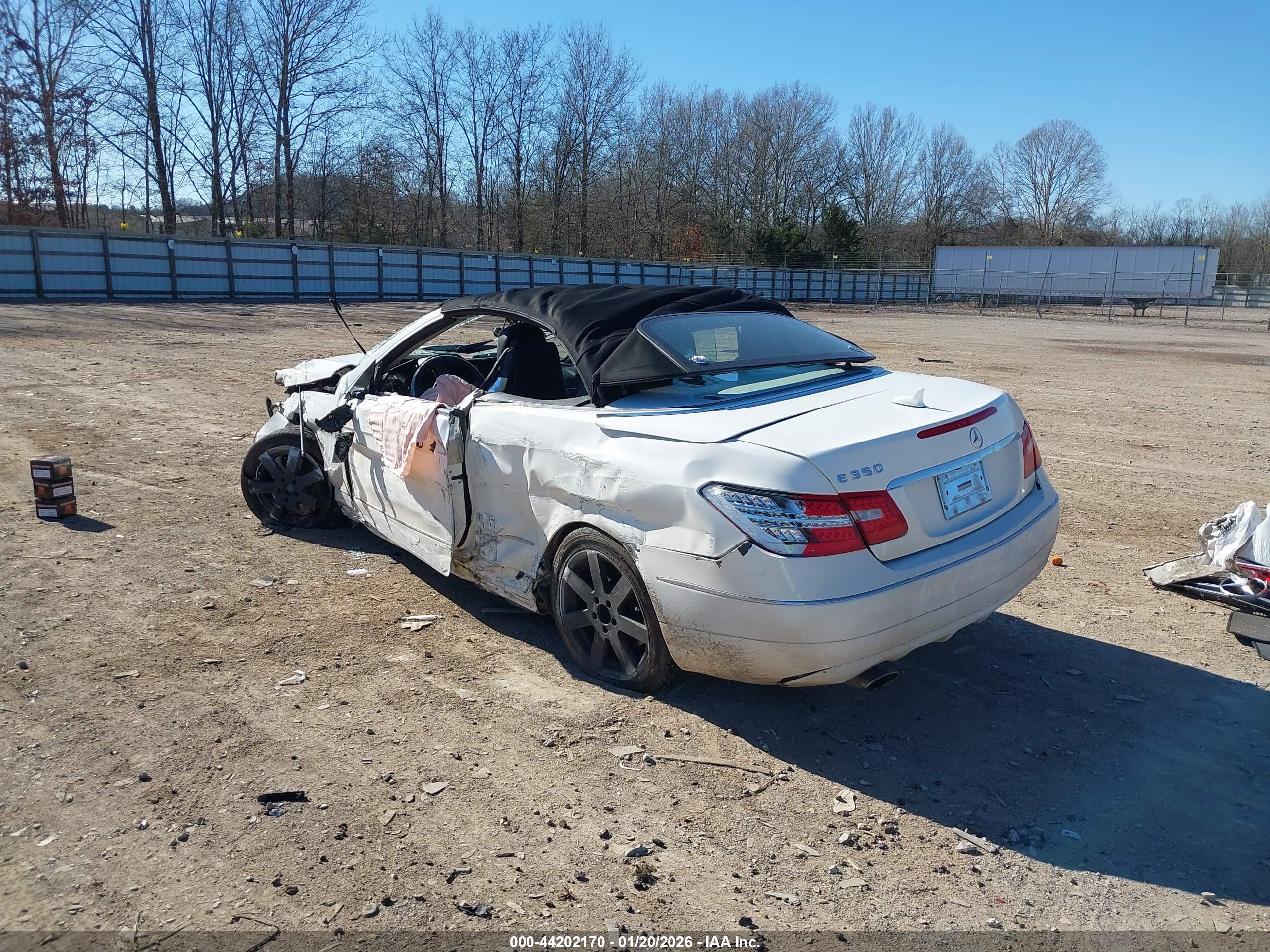 MERCEDES-BENZ E image 3