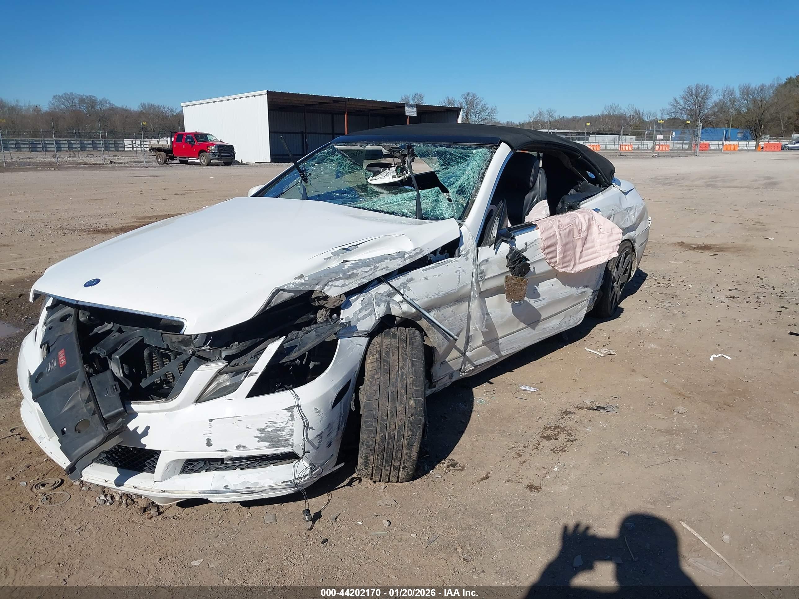 MERCEDES-BENZ E image 6