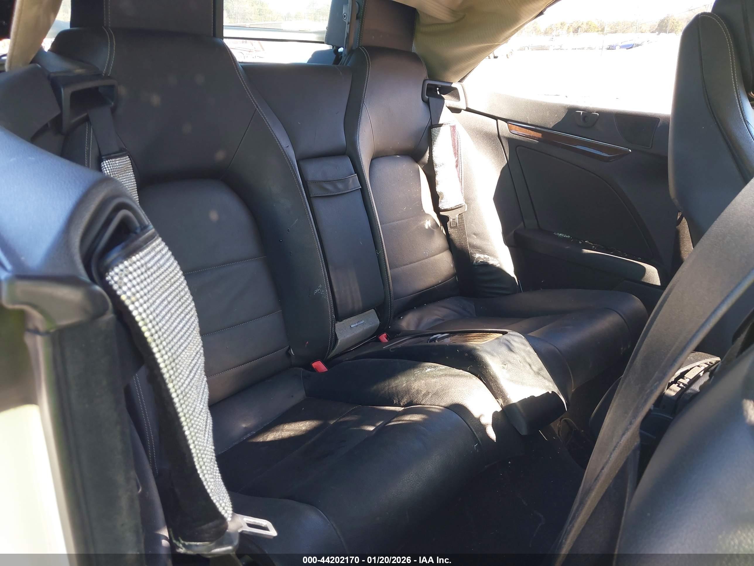 MERCEDES-BENZ E image 8