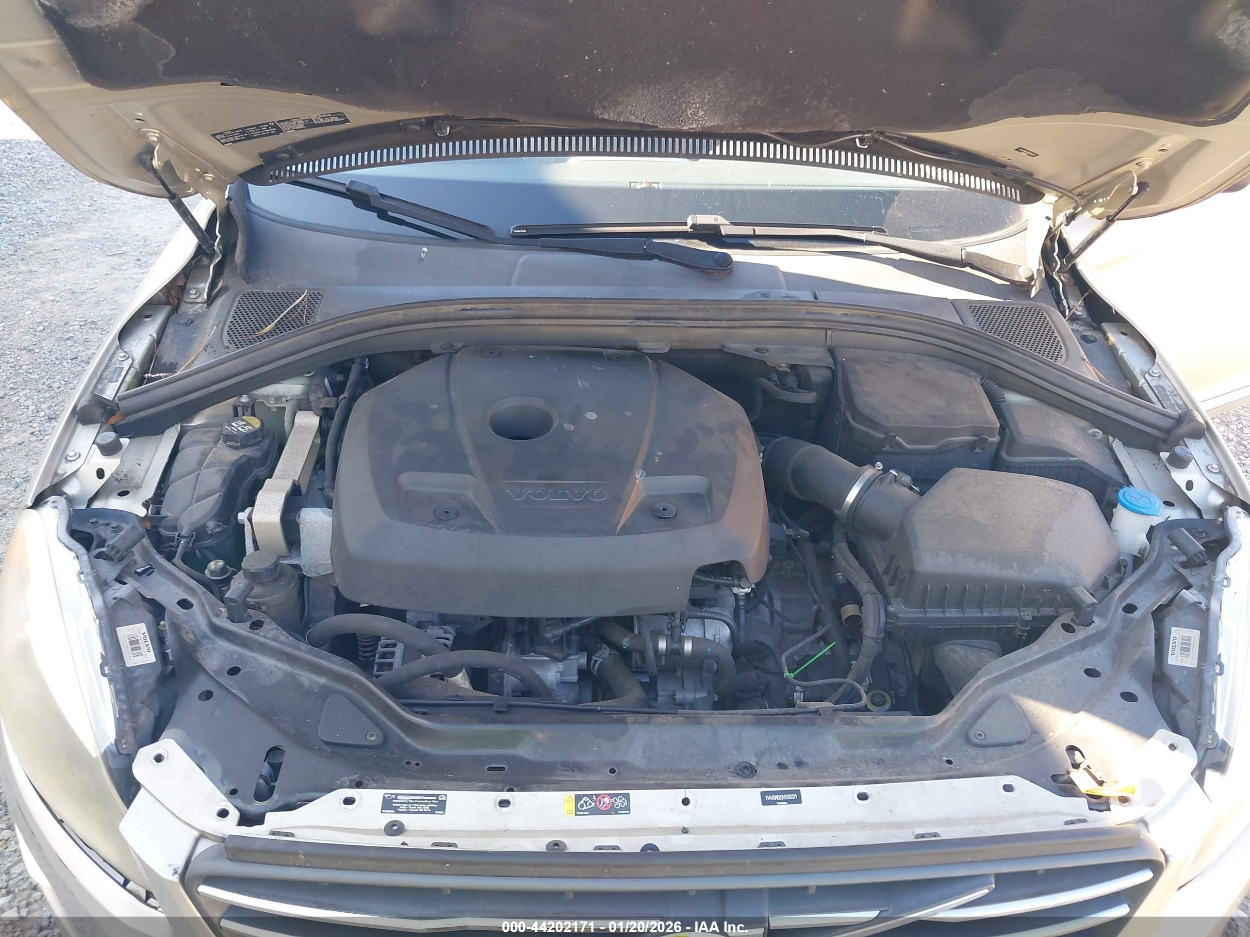 VOLVO XC60 image 10